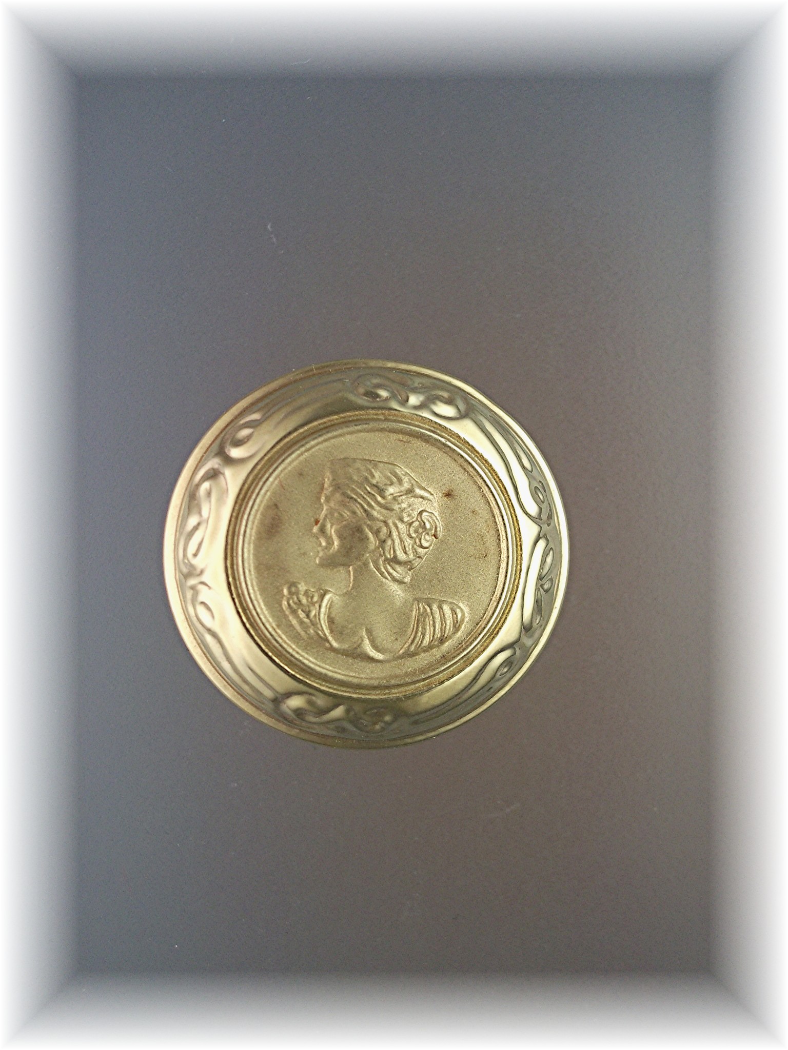 14K Gold  Cameo Omega Pendant Slide