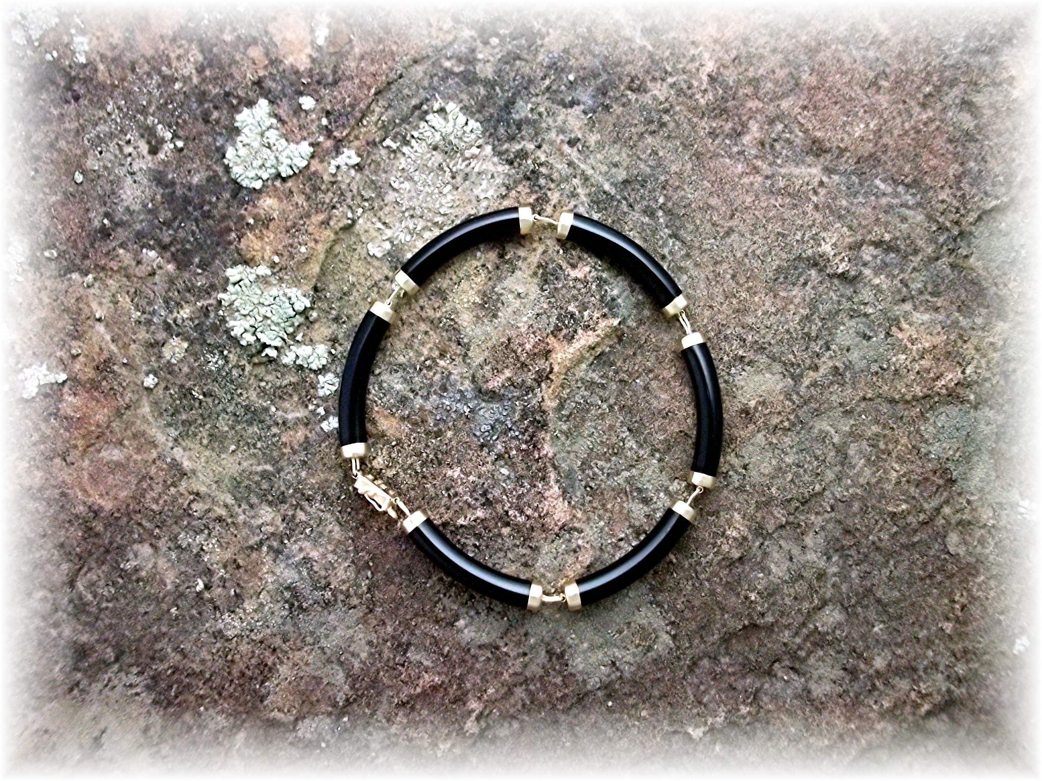Bracelet 14K Gold Black Onyx Oriental Discs