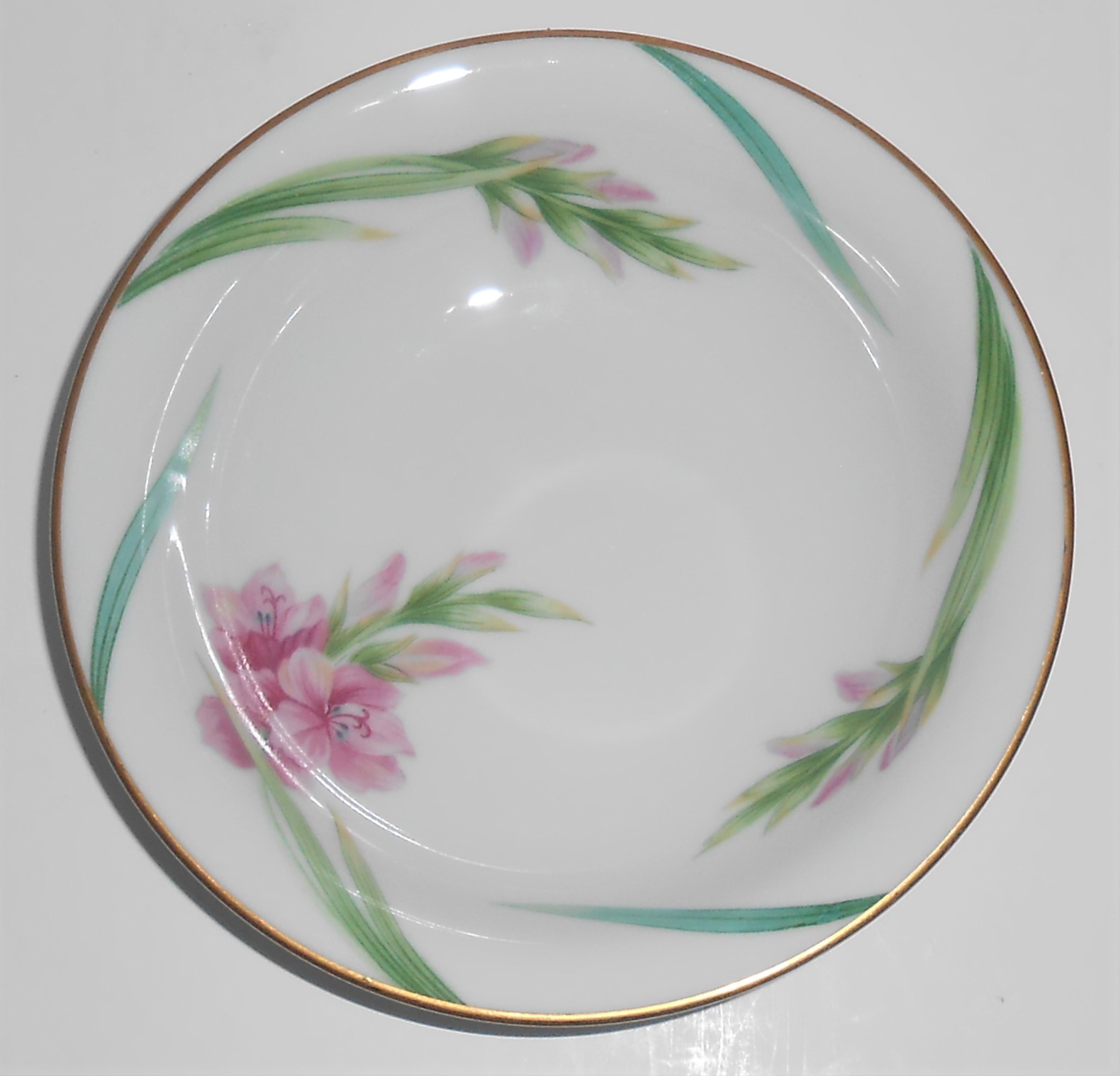 Noritake Porcelain China Karen 5141 w/Gold Fruit Bowl