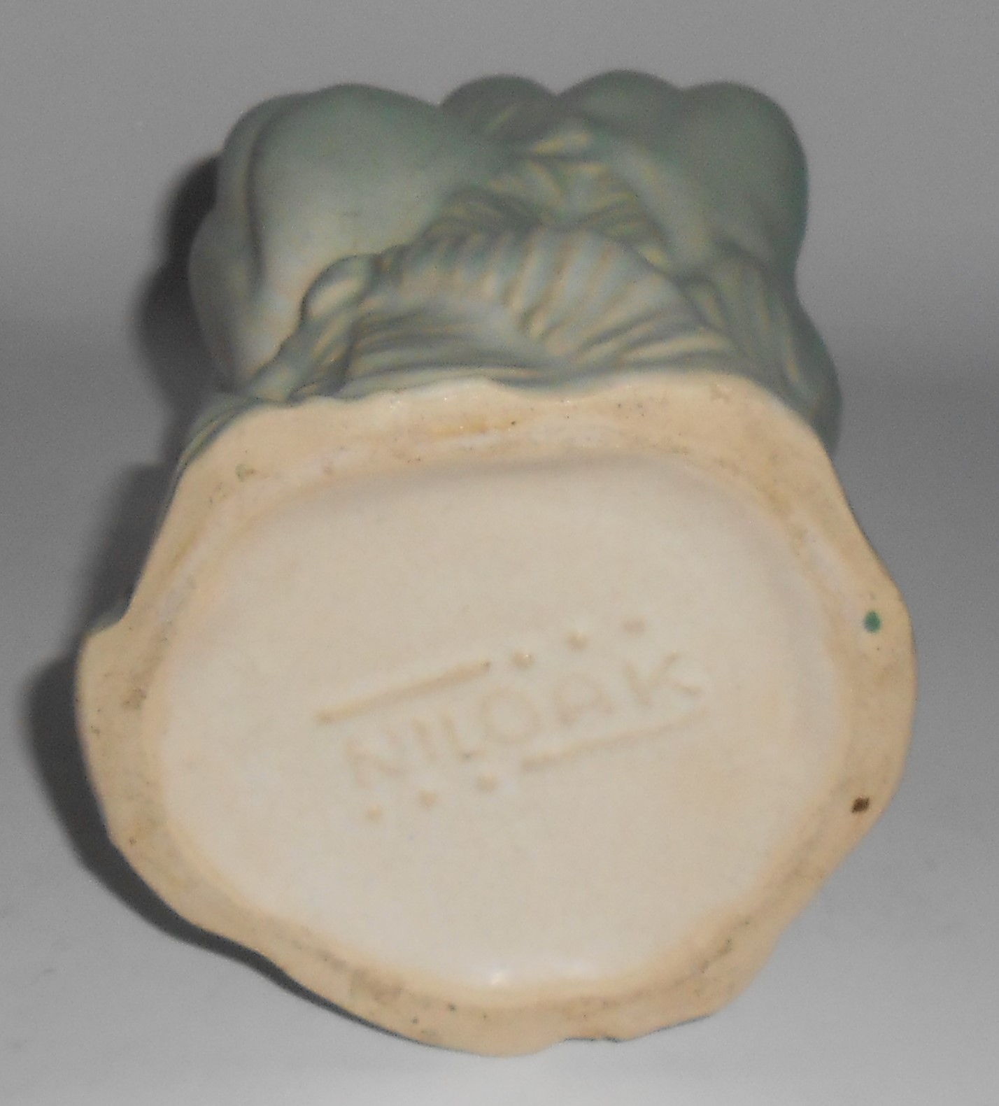 Niloak Art Pottery Green/White Strawberry Jar