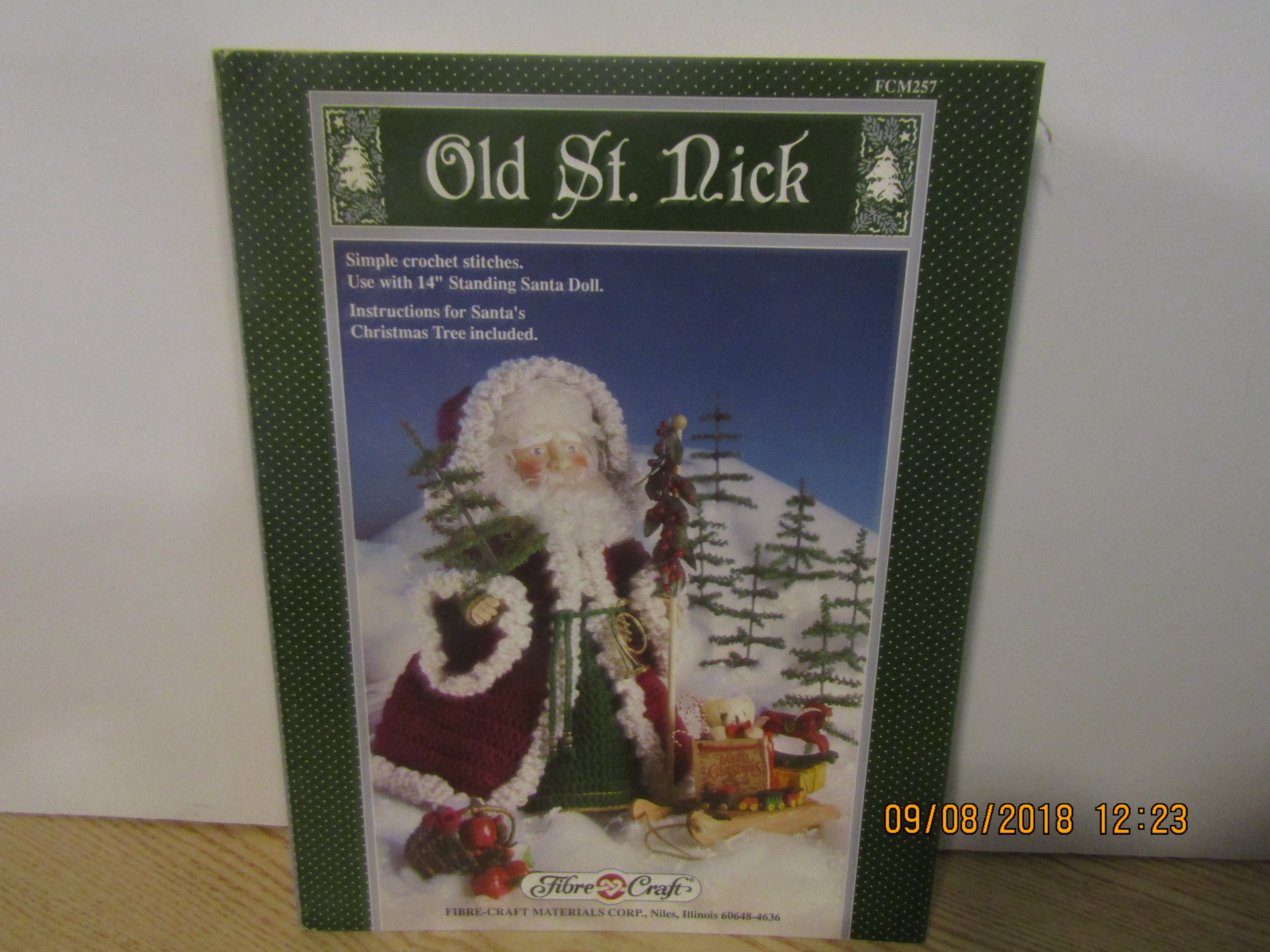 Fibre-Craft Book Old St. Nick Outfit #257