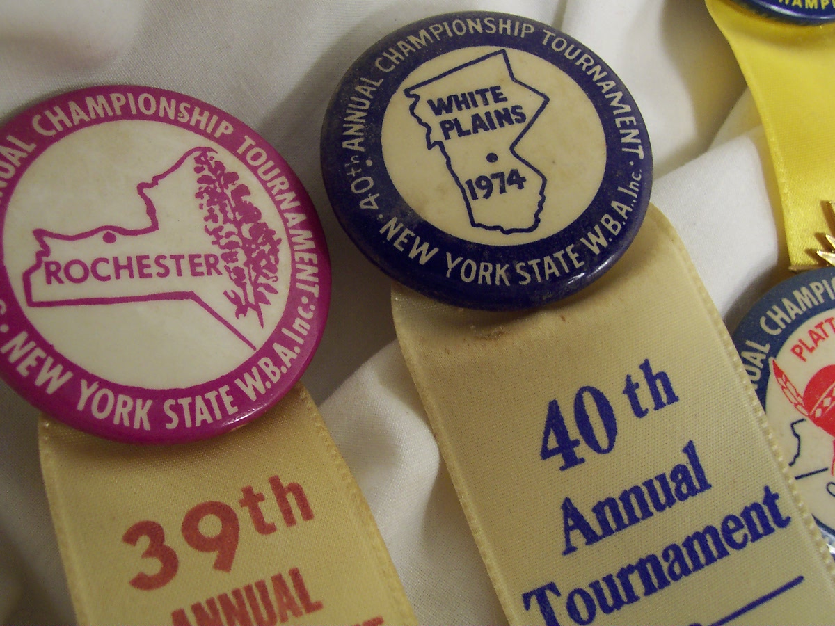 Pin Backs, Woman's Bowling ASSN.N.Y. 22 pc.