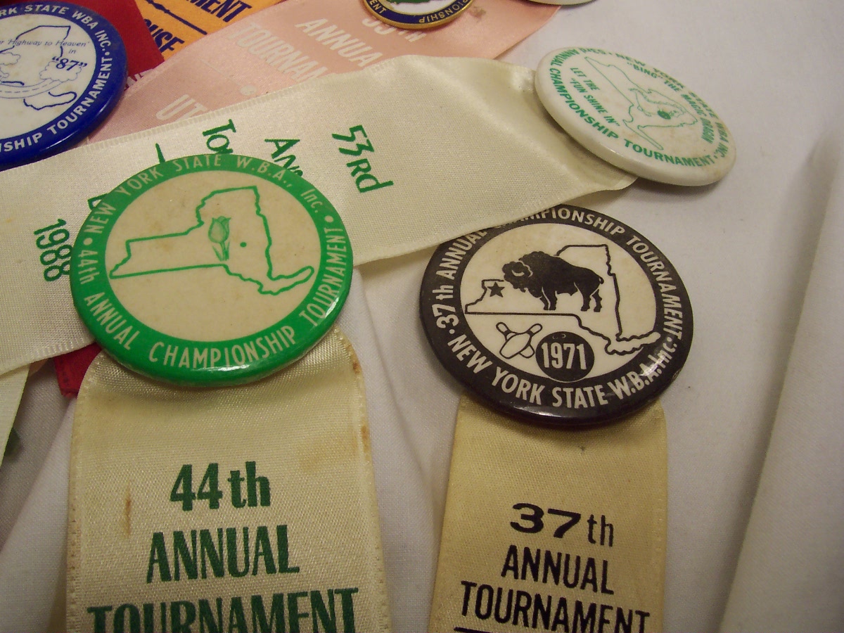 Pin Backs, Woman's Bowling ASSN.N.Y. 22 pc.