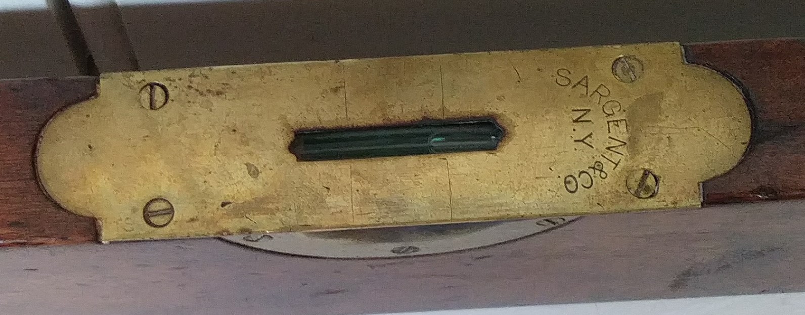 Sargent Plumb & Level 28 inch Cherry
