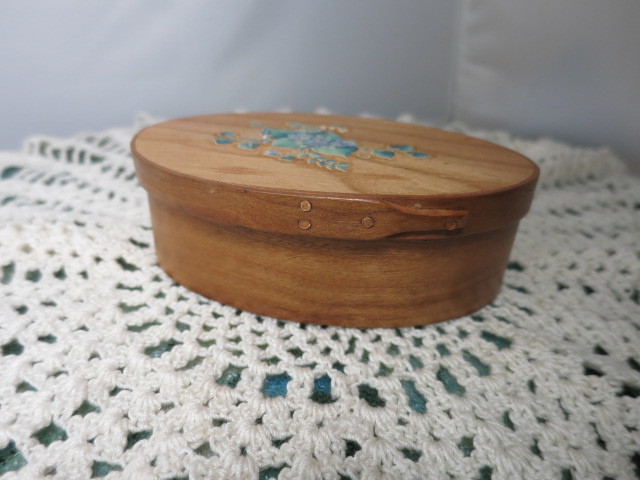 Vintage Bentwood Shaker Box with later applied flower motif