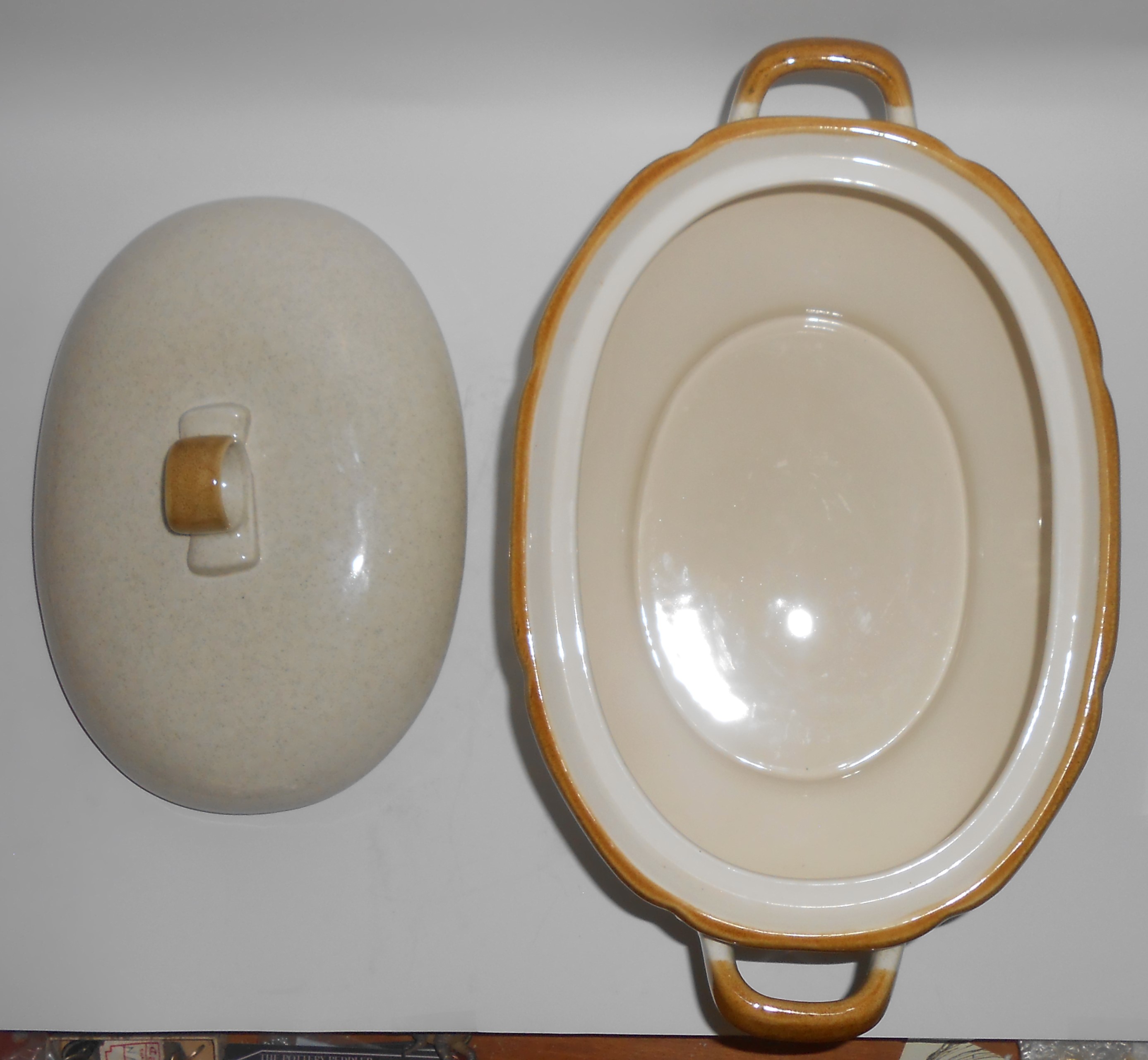 Mikasa China Pottery Garden Club 2.5 Qt Covered Veg