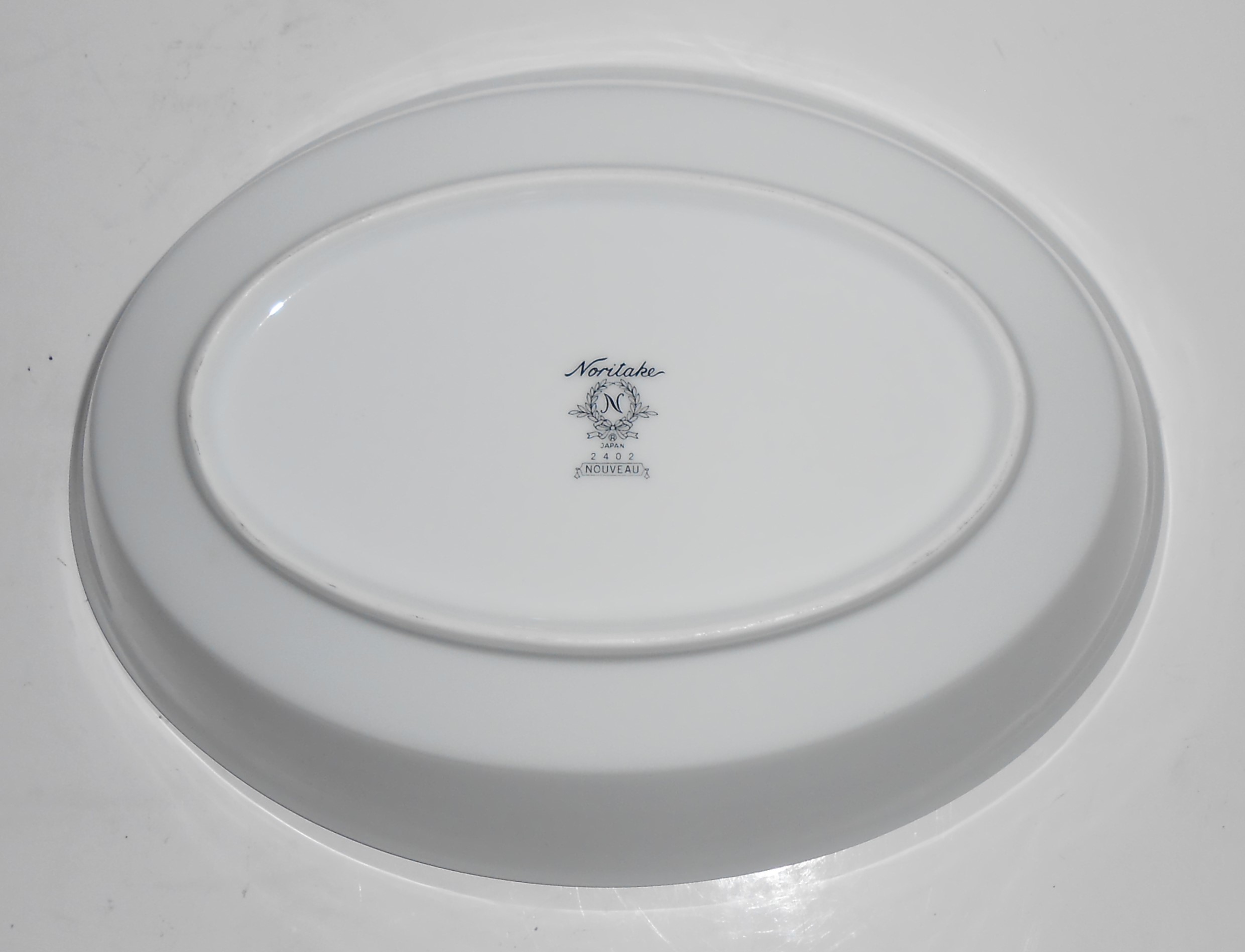 Noritake China Porcelain Nouveau Floral w/Platinum Oval