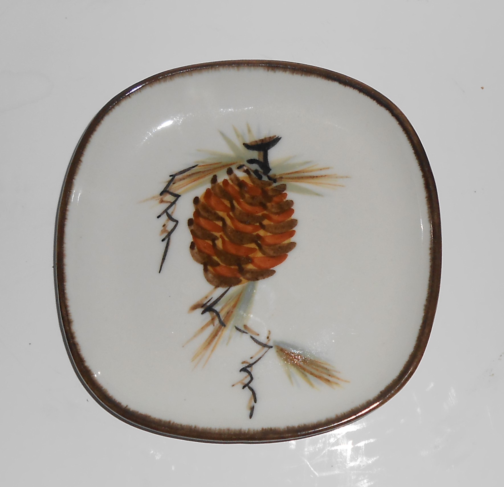 This is an offering for a lovely Winfield China Pottery