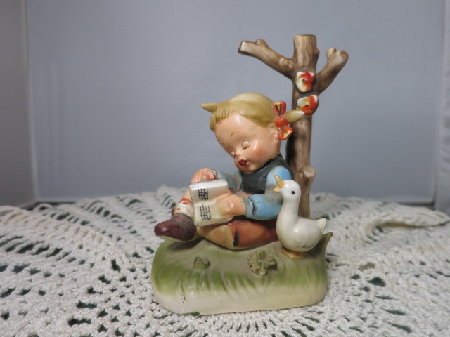 Nap Time Girl Book Goose Erick Steuffer Figurine