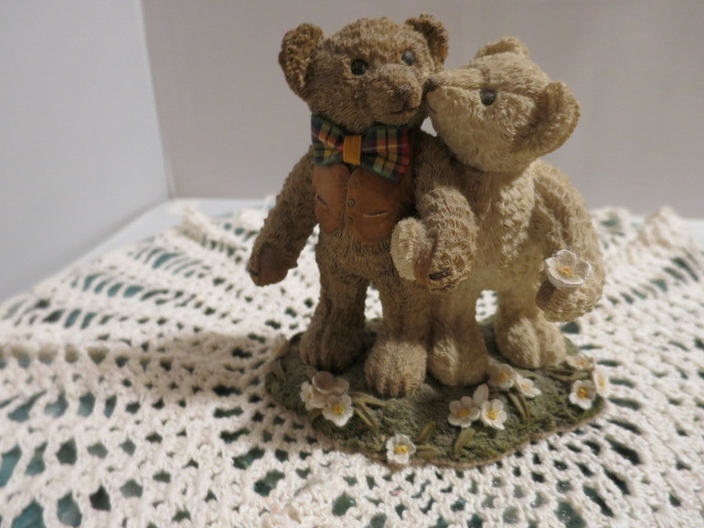 Beau Bears Tyrone & Trudie Hand Painted Figurine