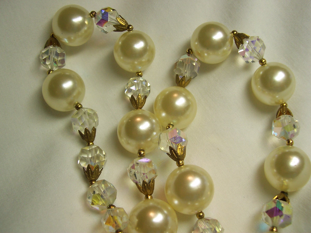 Faceted Crystal Chunky Pearl Necklace 1950s