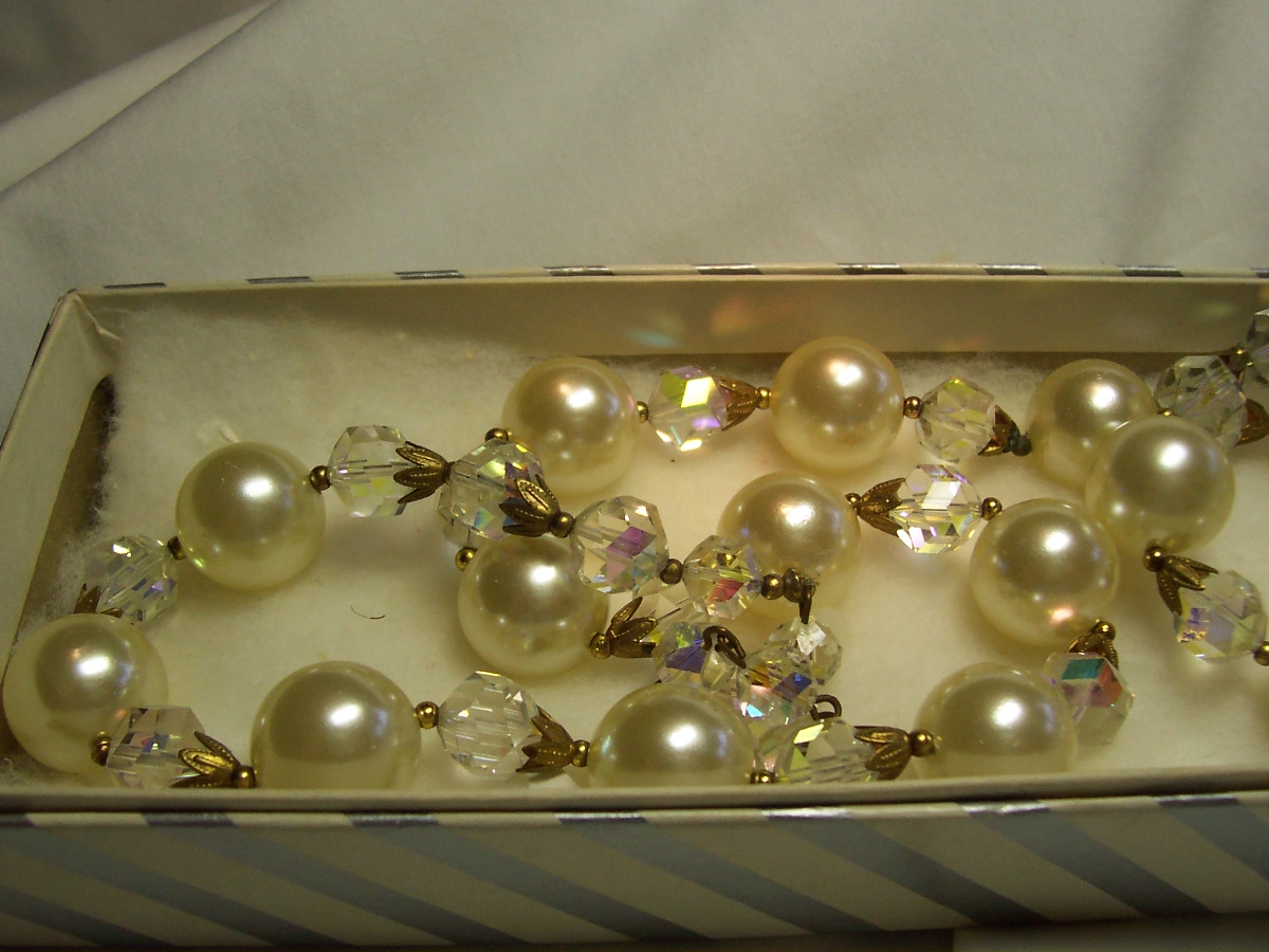 Faceted Crystal Chunky Pearl Necklace 1950s