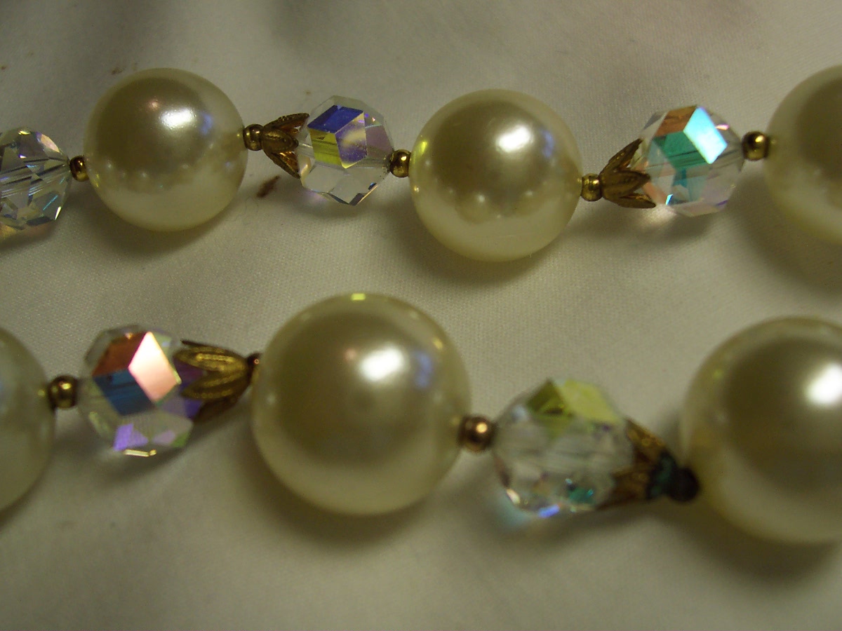 Faceted Crystal Chunky Pearl Necklace 1950s