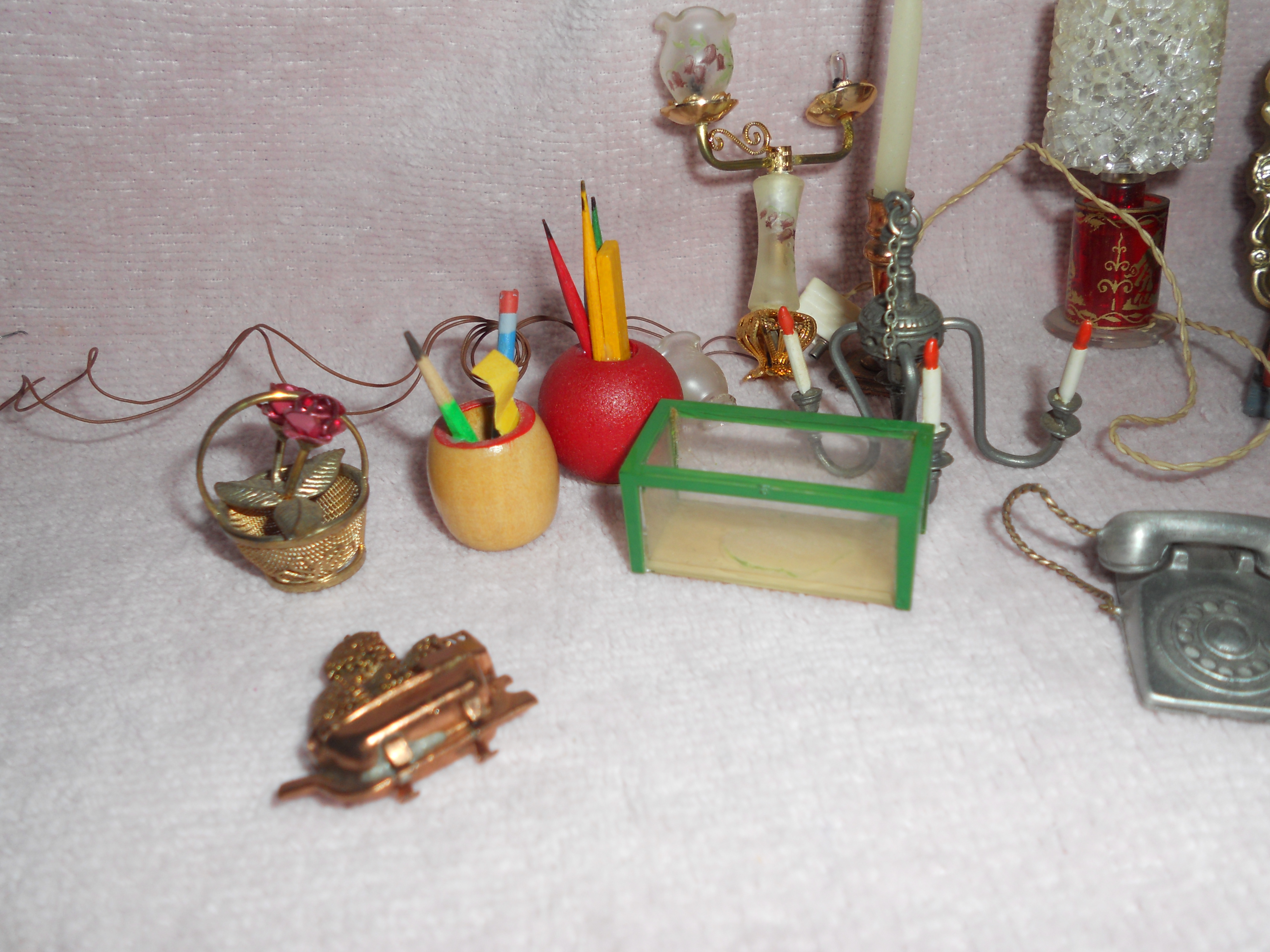 Dollhouse Accessories Large Lot Lamps so much