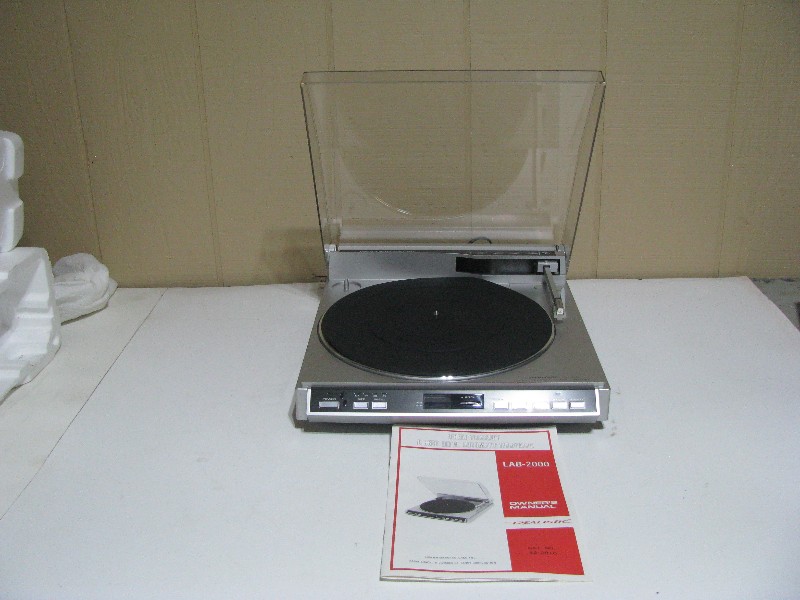 Vintage Realistic LAB-2000 Linear Tracking Direct-Drive Automatic Turntable New In  Box & Manual