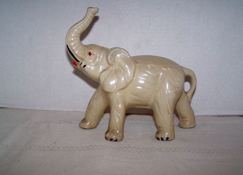 LUSTRE ELEPHANT FIGURINE W/RAISED TRUNK