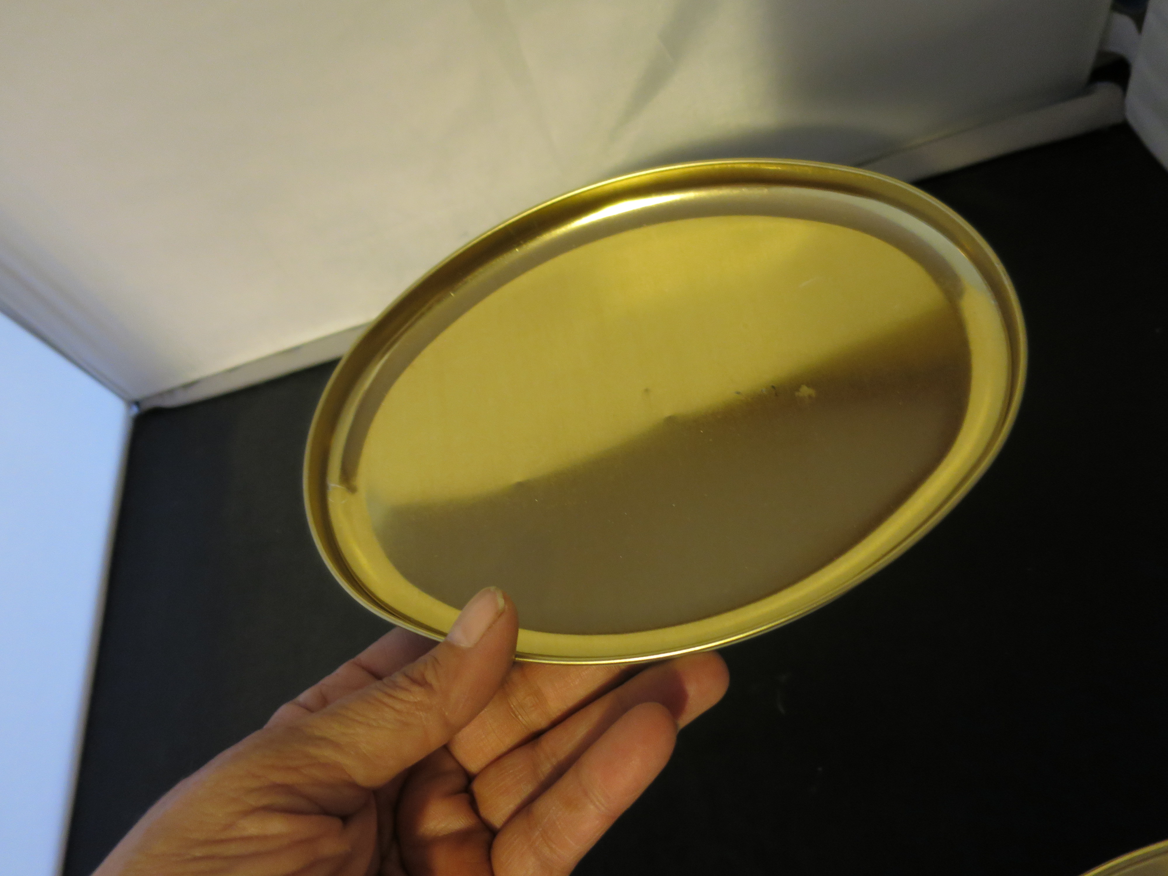 Duck Tin Made in England signed Anab acuta Moos Stage
