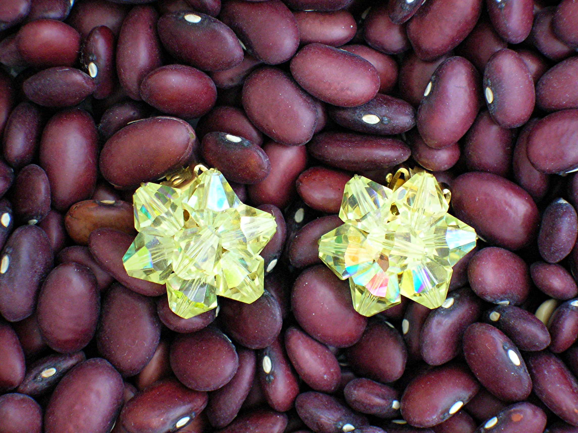 Clip Earrings canary yellow  Crystal Borealis