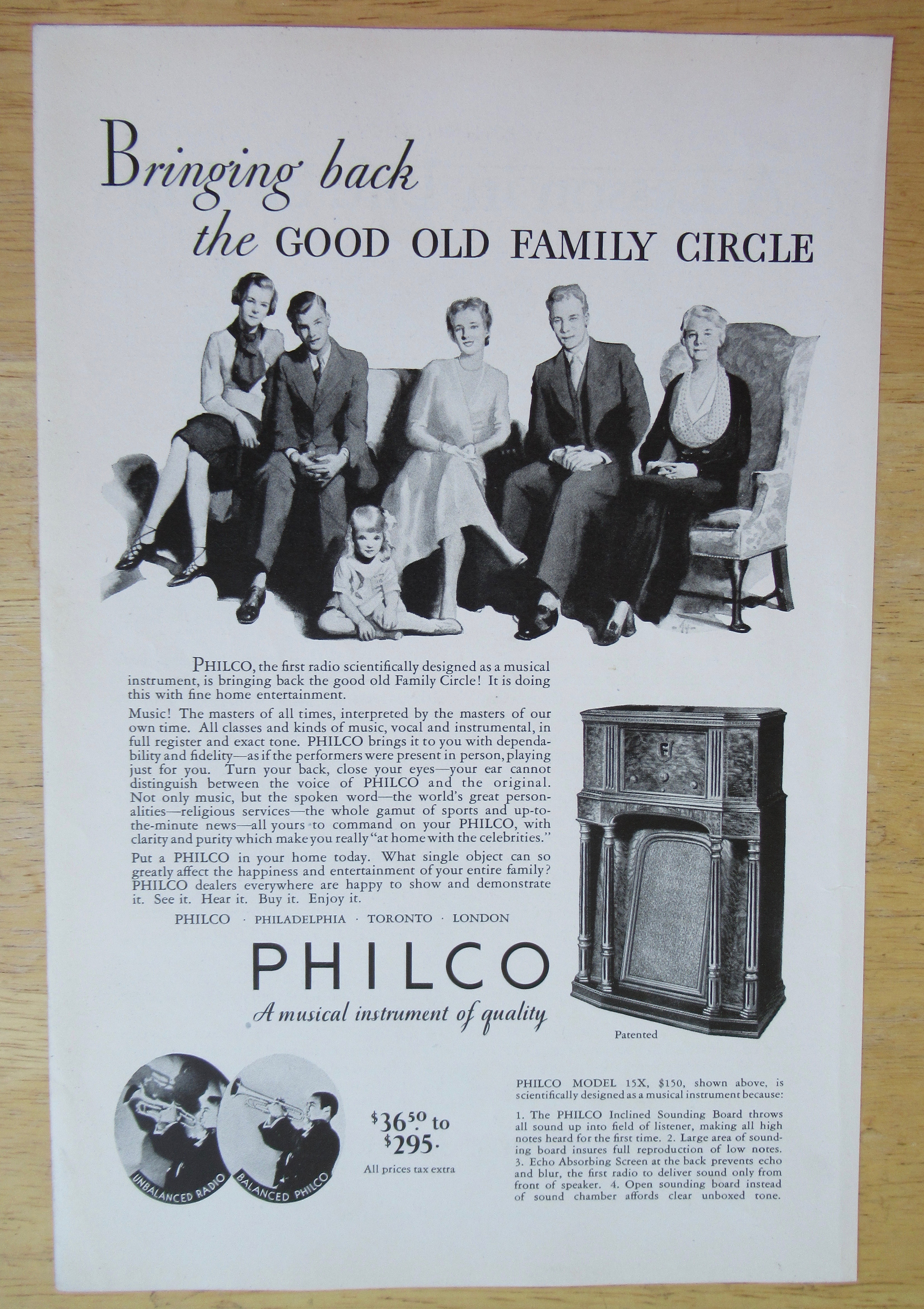 1932 Philco Radio with Good Old Family Circle