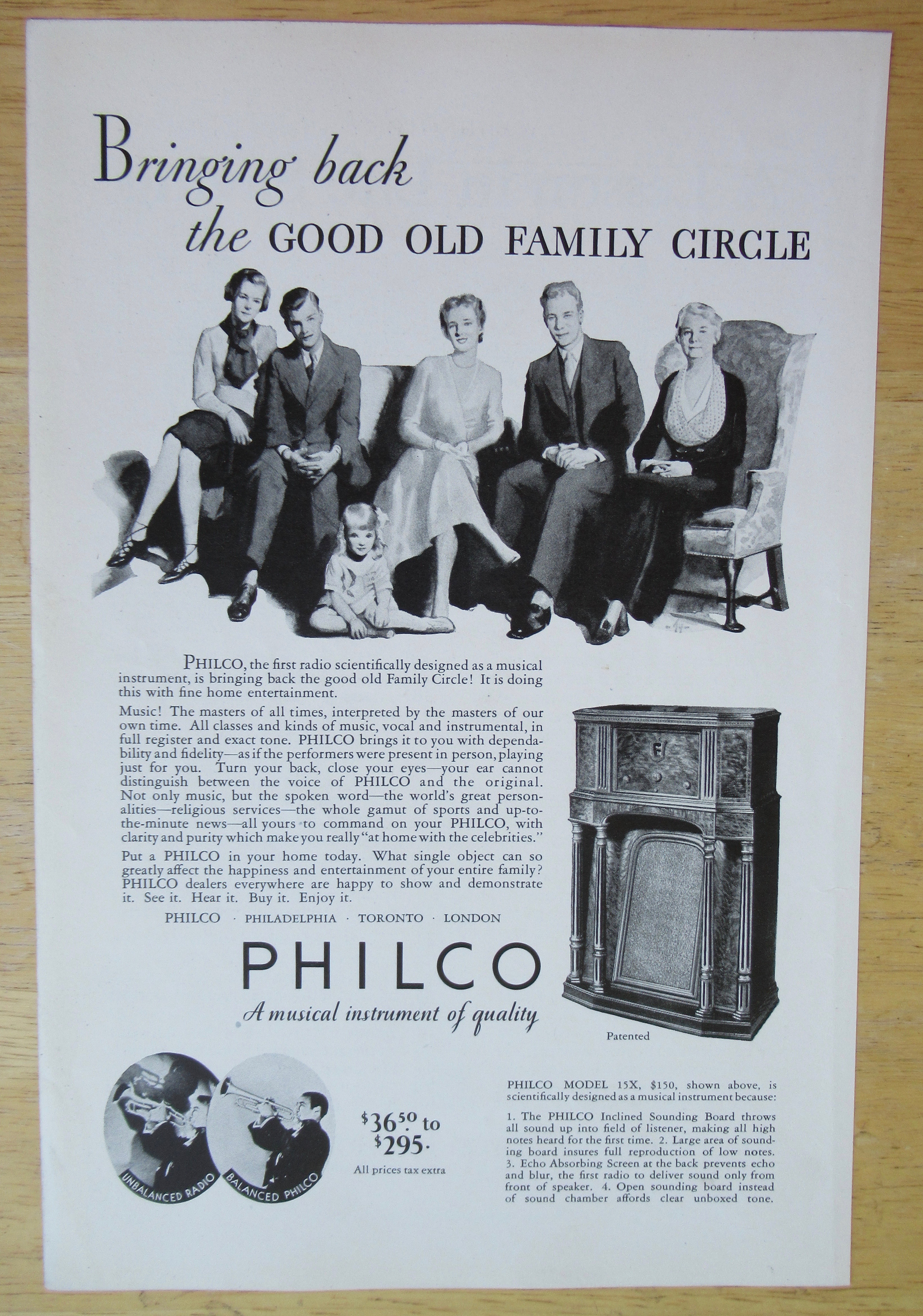 1932 Philco Radio with Good Old Family Circle