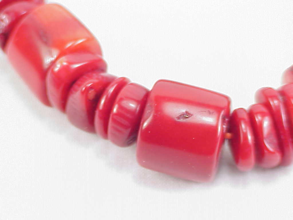 Chunky Red Coral Stretch Bracelet Signed Trd Or Dtr China