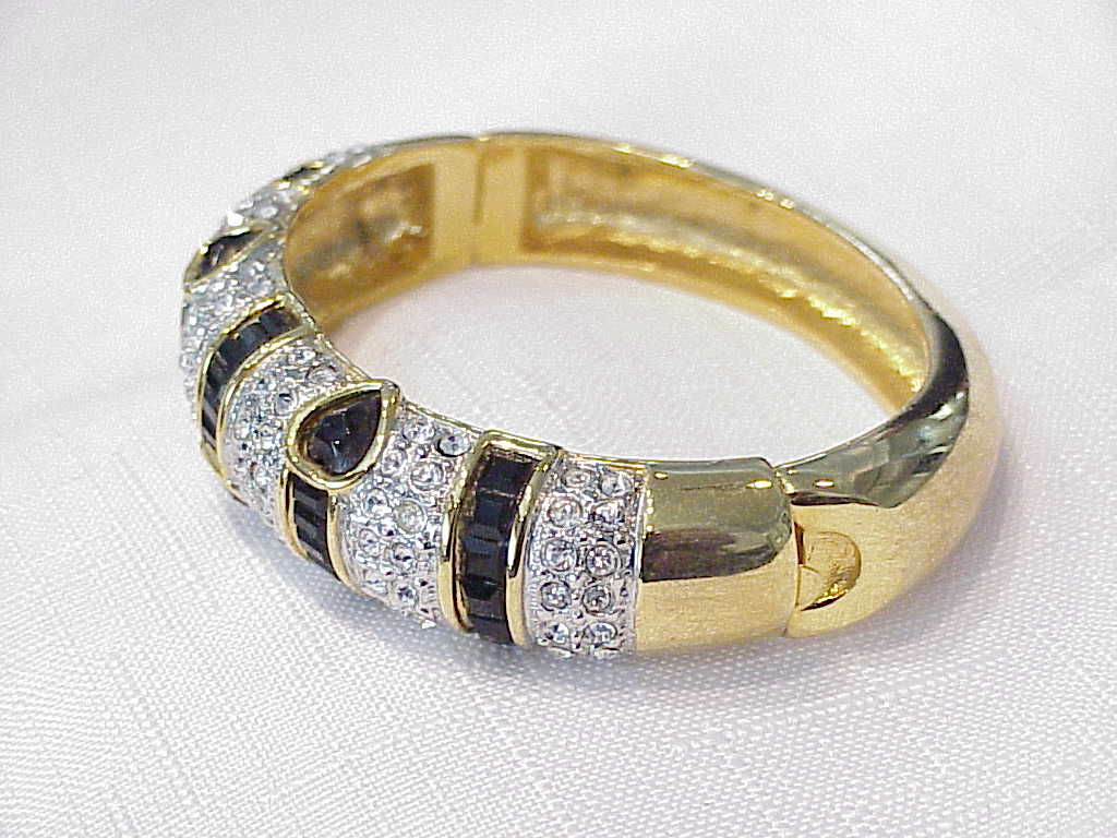 Black And Clear Rhinestone Gold Tone Bangle Braclet
