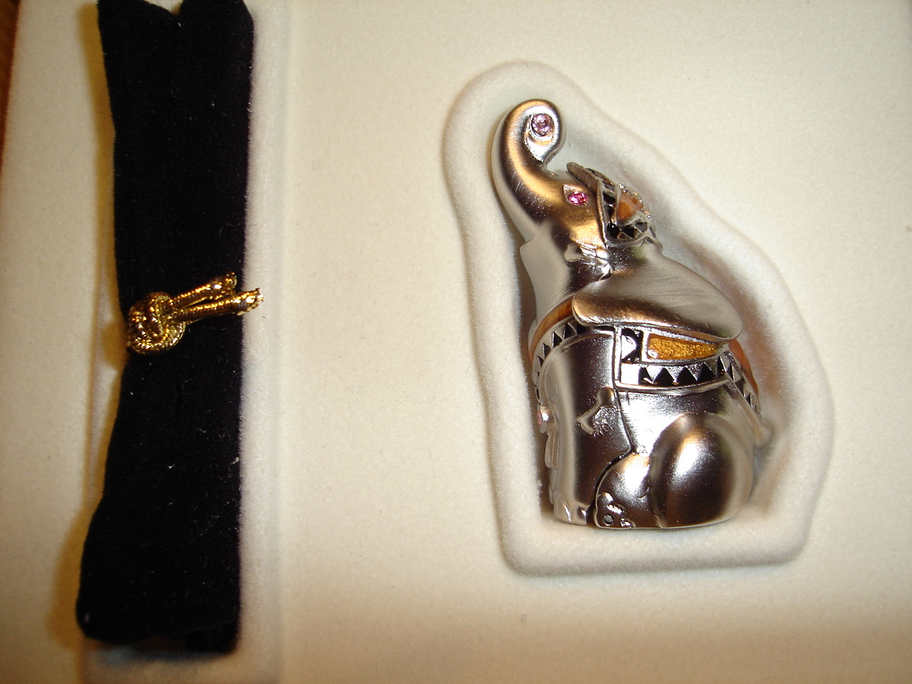 Estee Lauder Lucky the Elephant Solid Compact