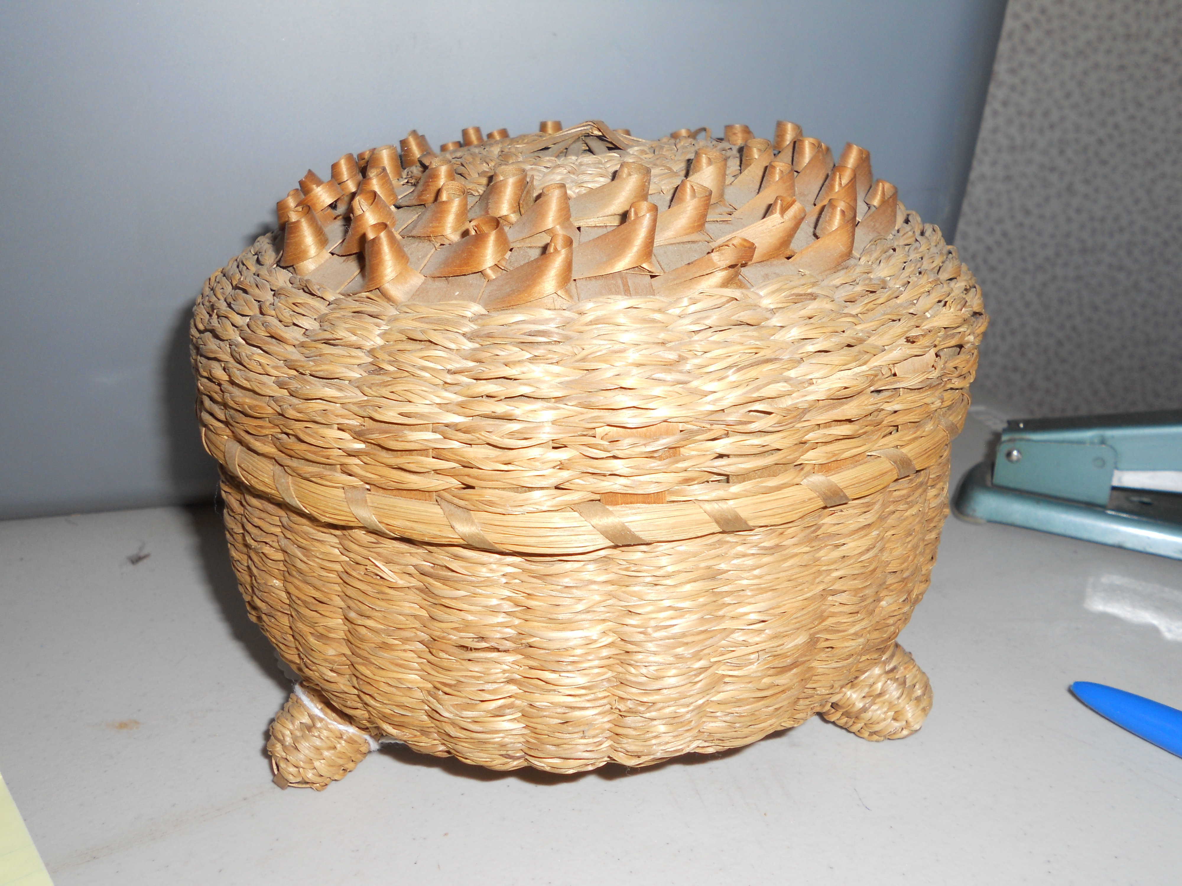 Woven Footed Basket With Cover