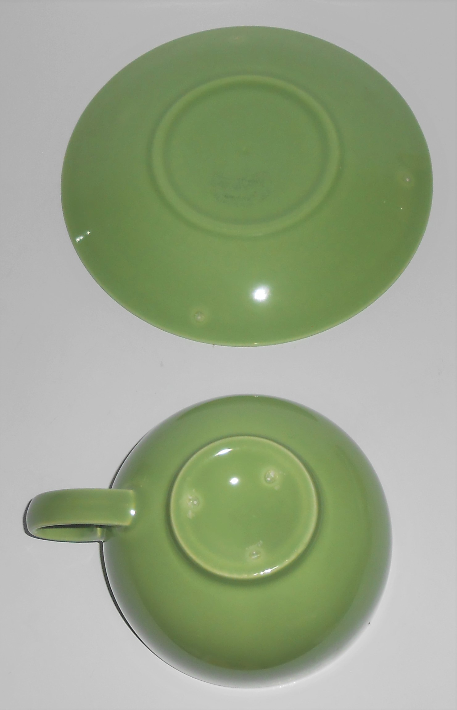Vernon Kilns Pottery Casual California Lime Green Cup &