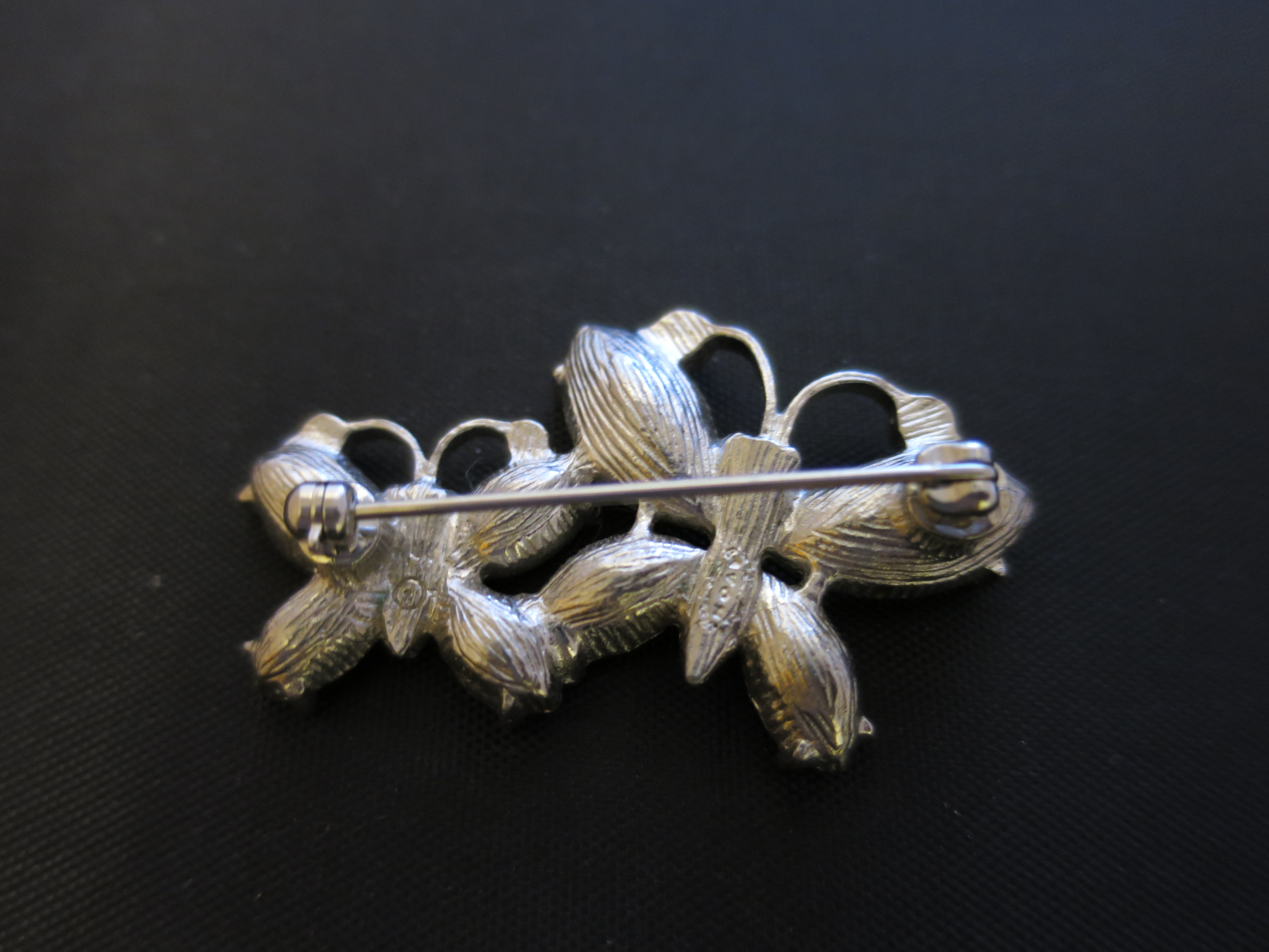 Avon Butterfly Pin Brooch Silver Tone Glass
