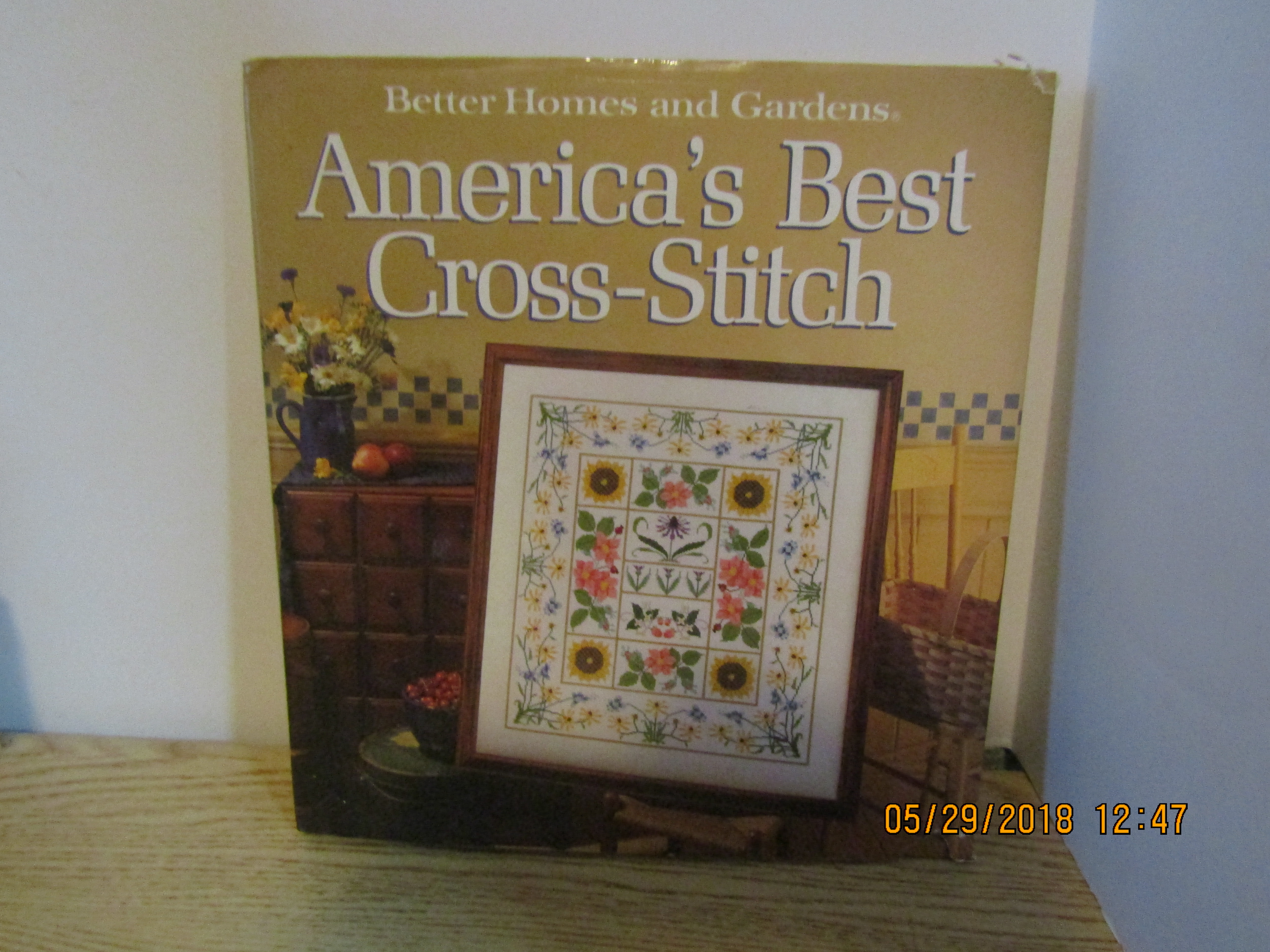 Better Homes & Gardens America's Best Cross-Stitch
