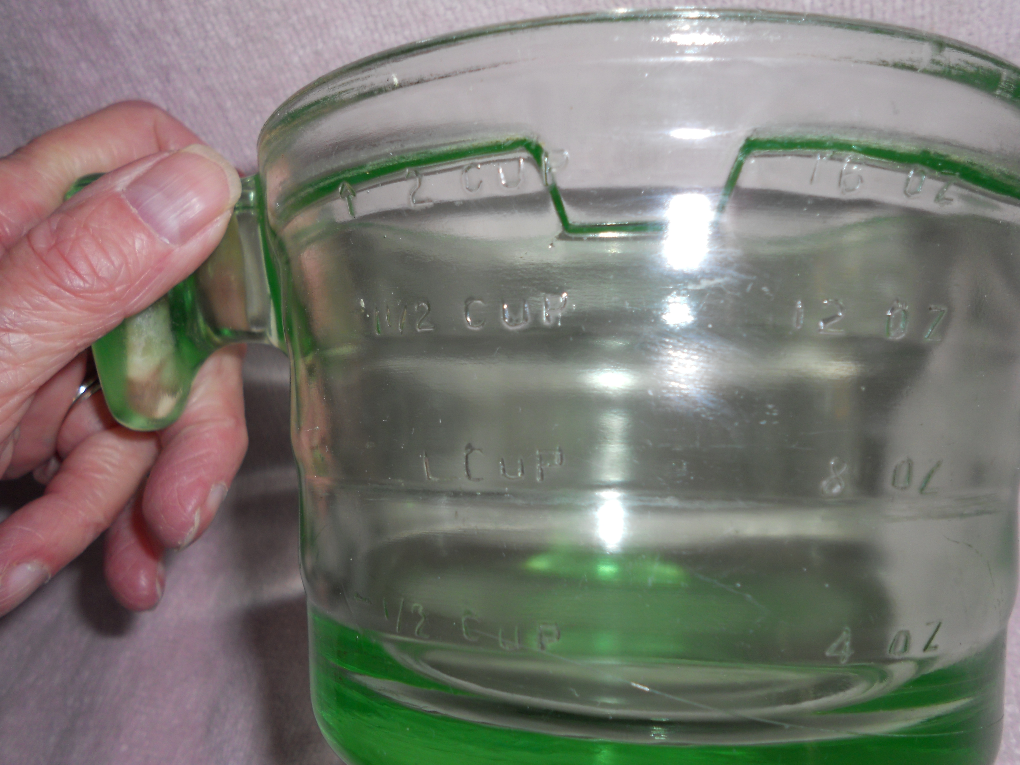Depression Glass Measuring Cup ounces pint