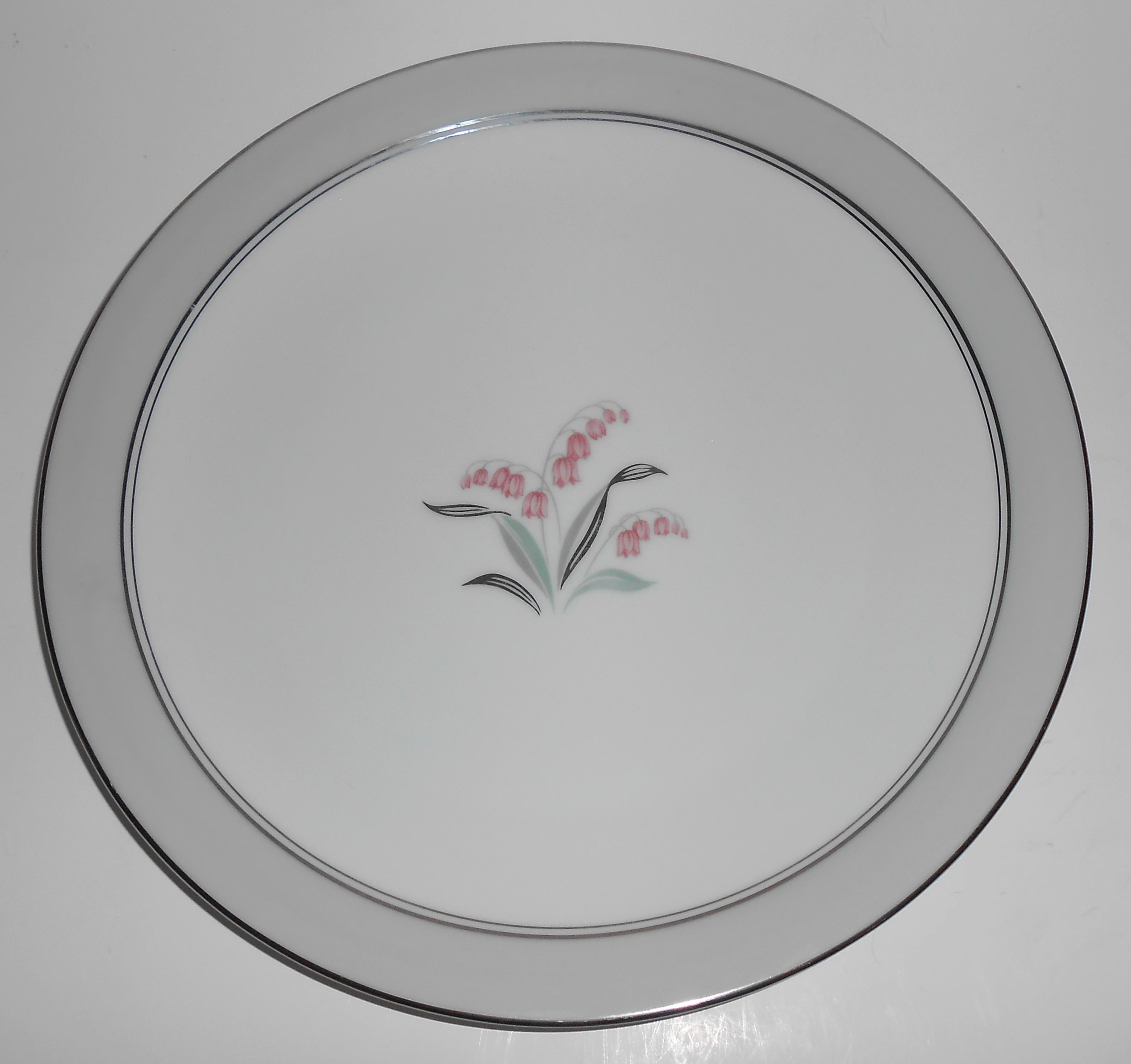 Noritake Porcelain China Lilybell w/Platinum Dinner Pl