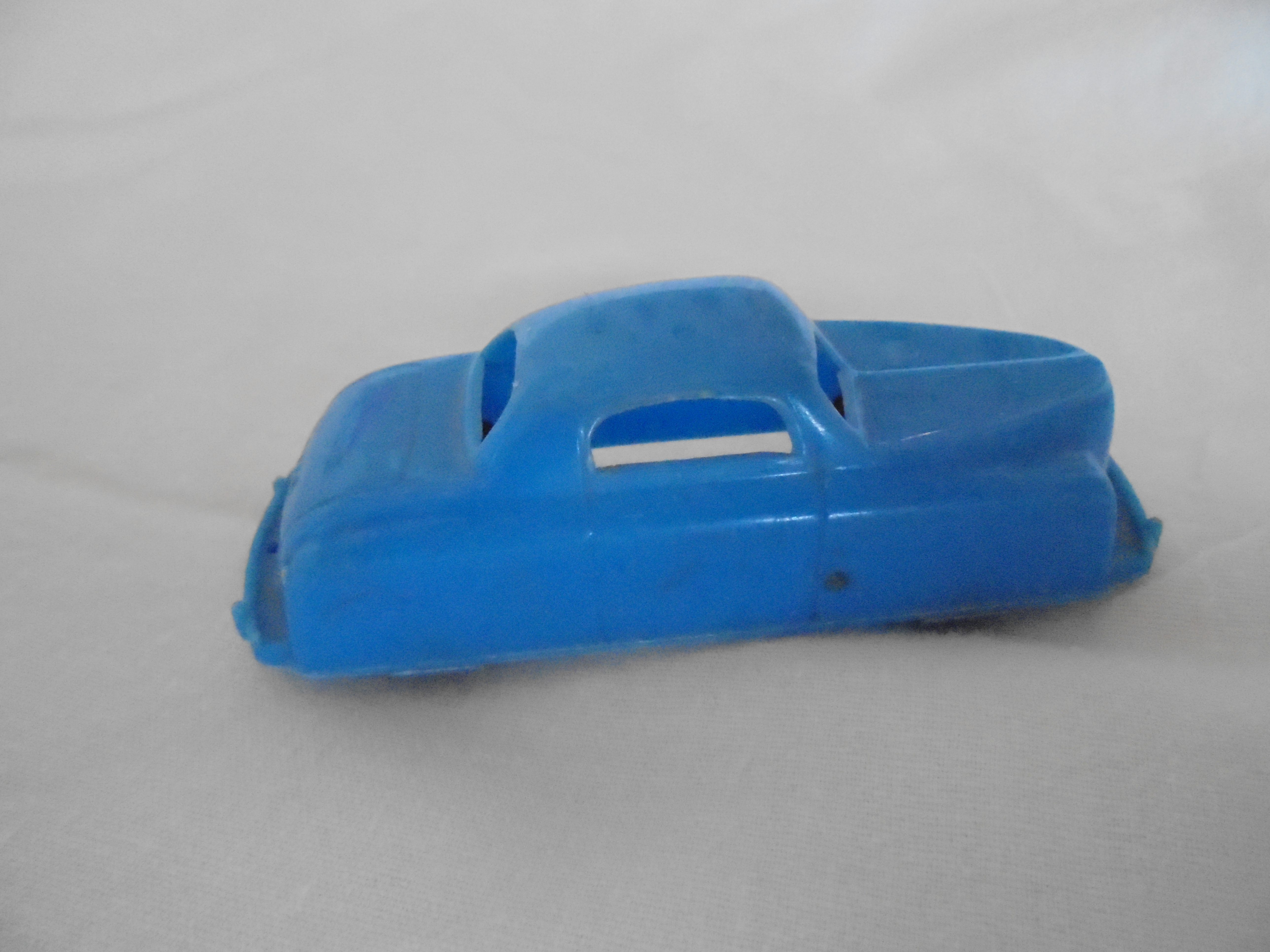 Renwal Dollhouse Car #144