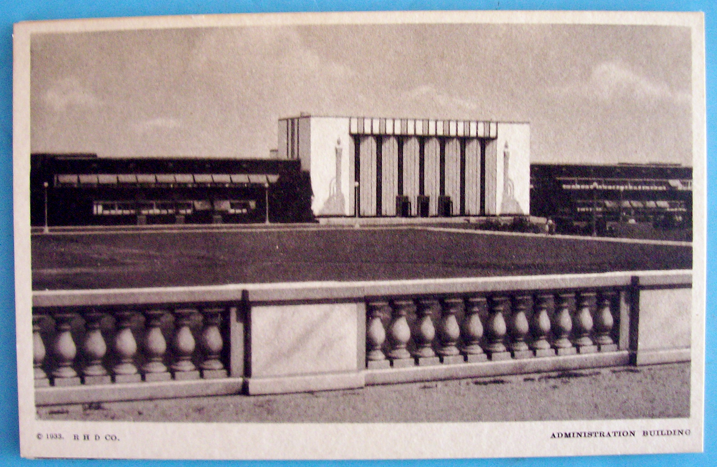 Postcard Of Administration Building-Century Of Progress