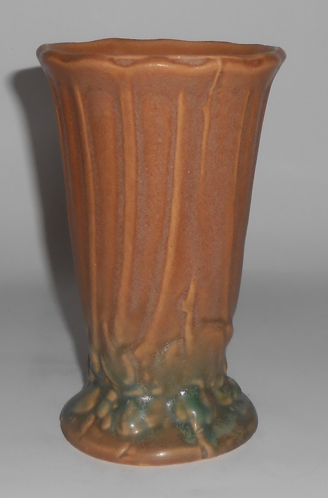 Nelson McCoy Art Pottery Tan/Green #15 Leaves/Berries 8