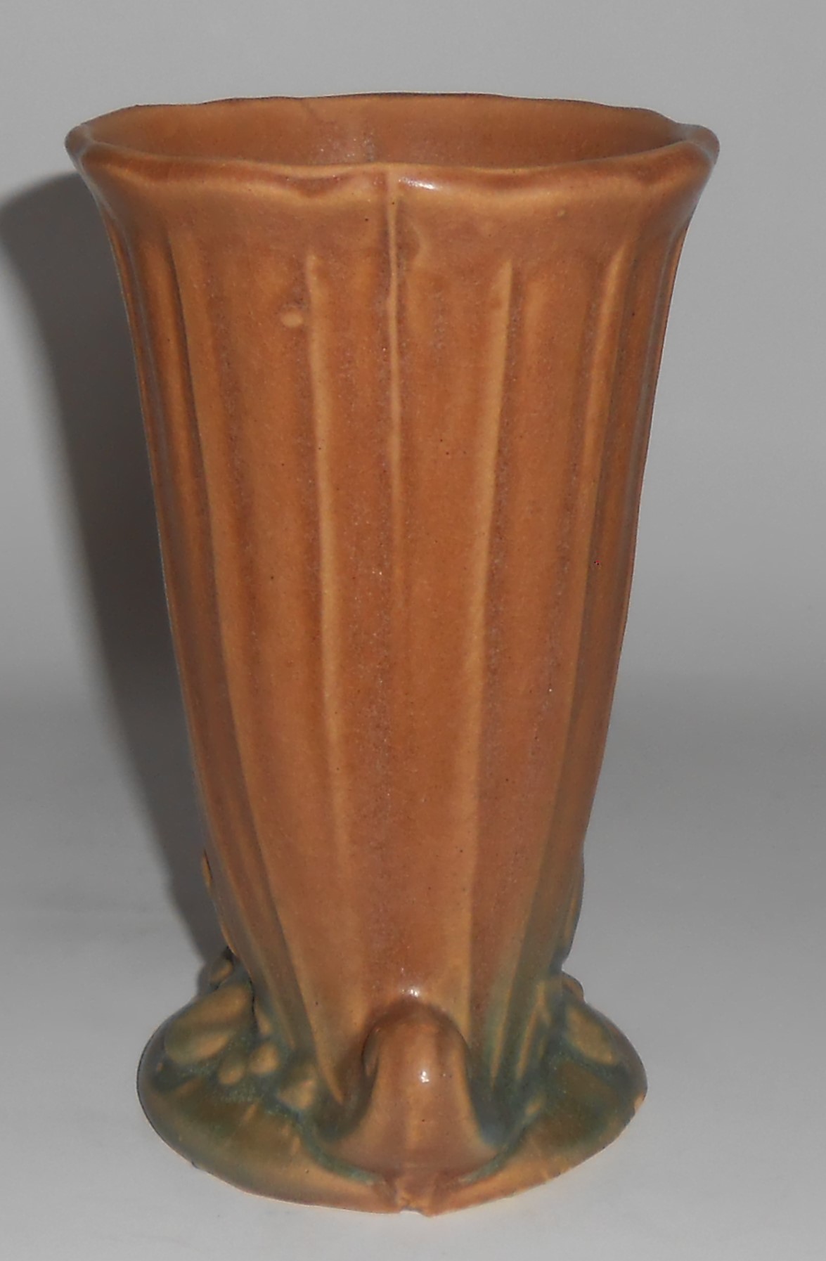Nelson McCoy Art Pottery Tan/Green #15 Leaves/Berries 8