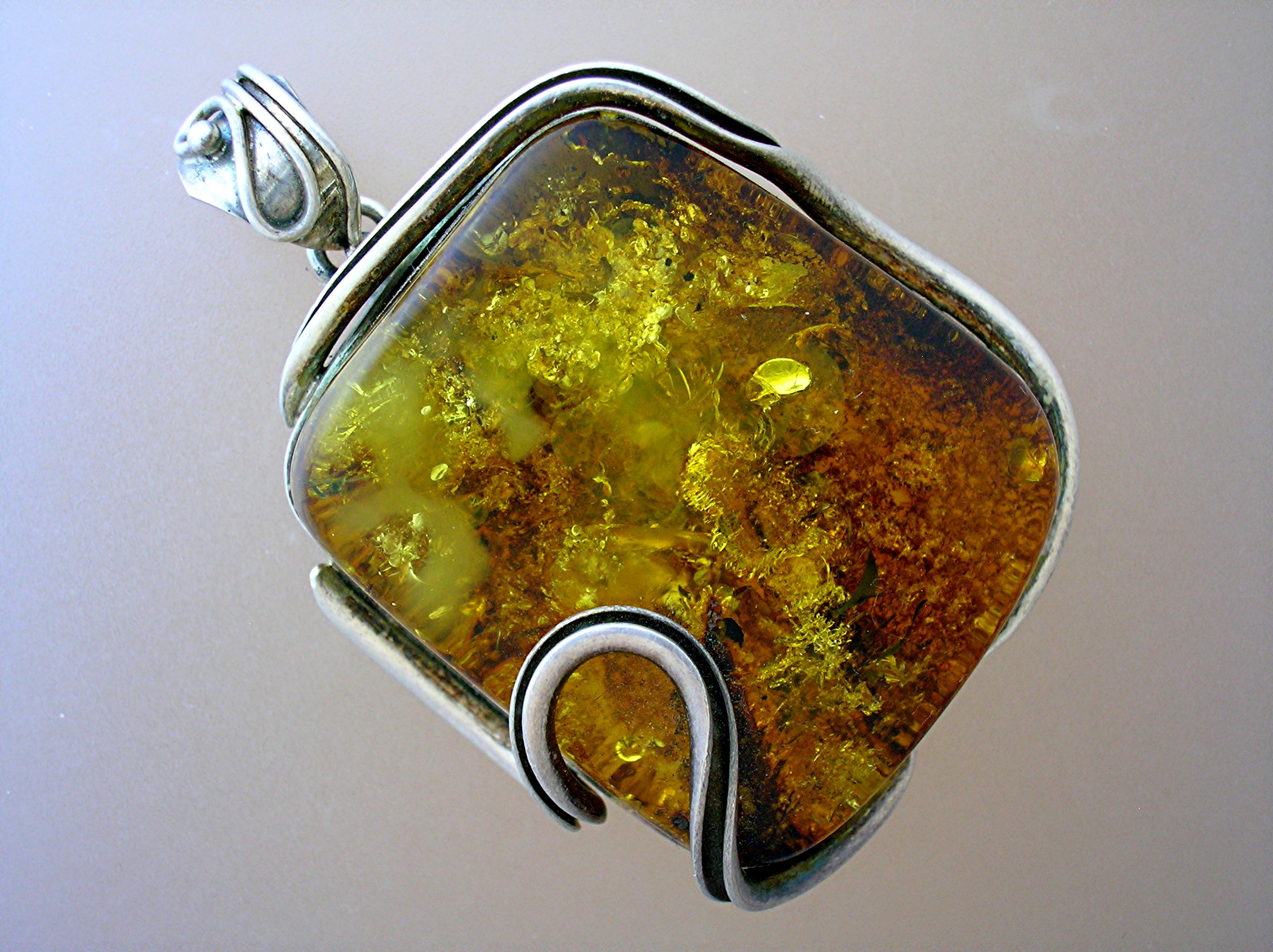 Baltic Golden AMBER Sterling Silver Pendant