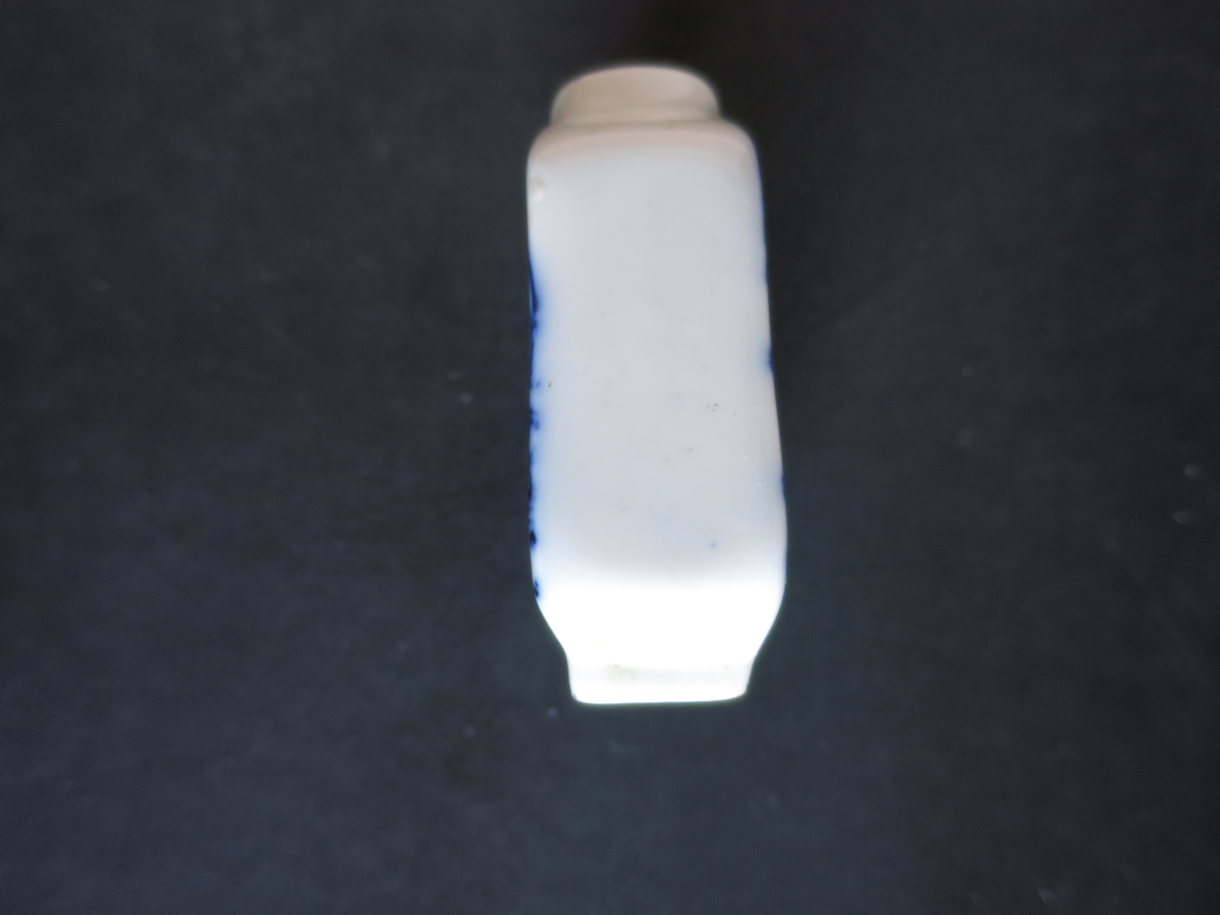 Chinese Snuff Bottle Cobalt blue on Porcelain no stoppe