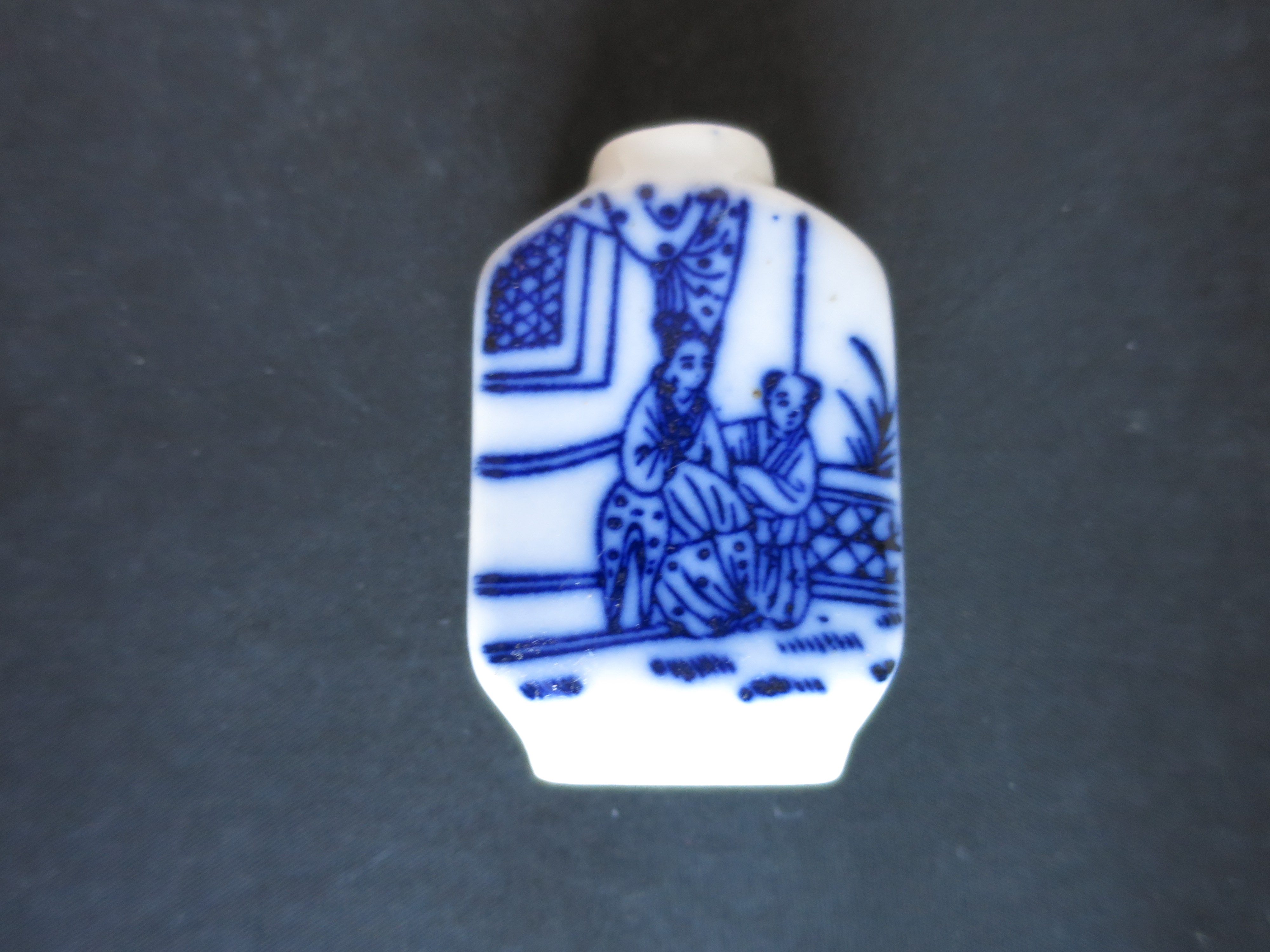 Chinese Snuff Bottle Cobalt blue on Porcelain no stoppe