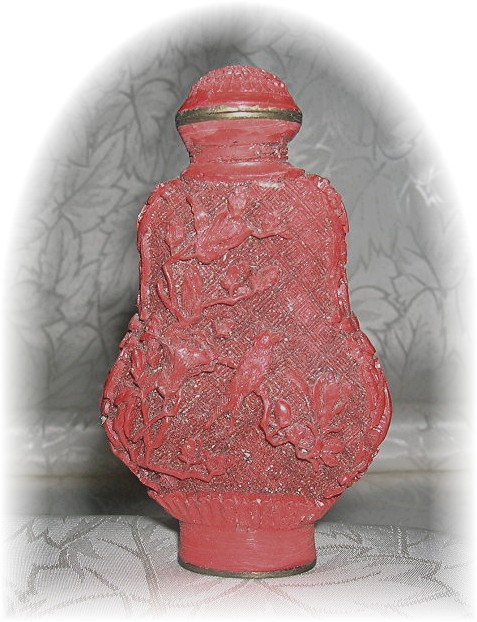 CINNABAR CHINESE SNUFF BOTTLE Red