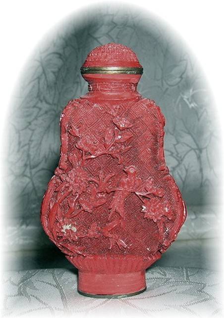 CINNABAR CHINESE SNUFF BOTTLE Red