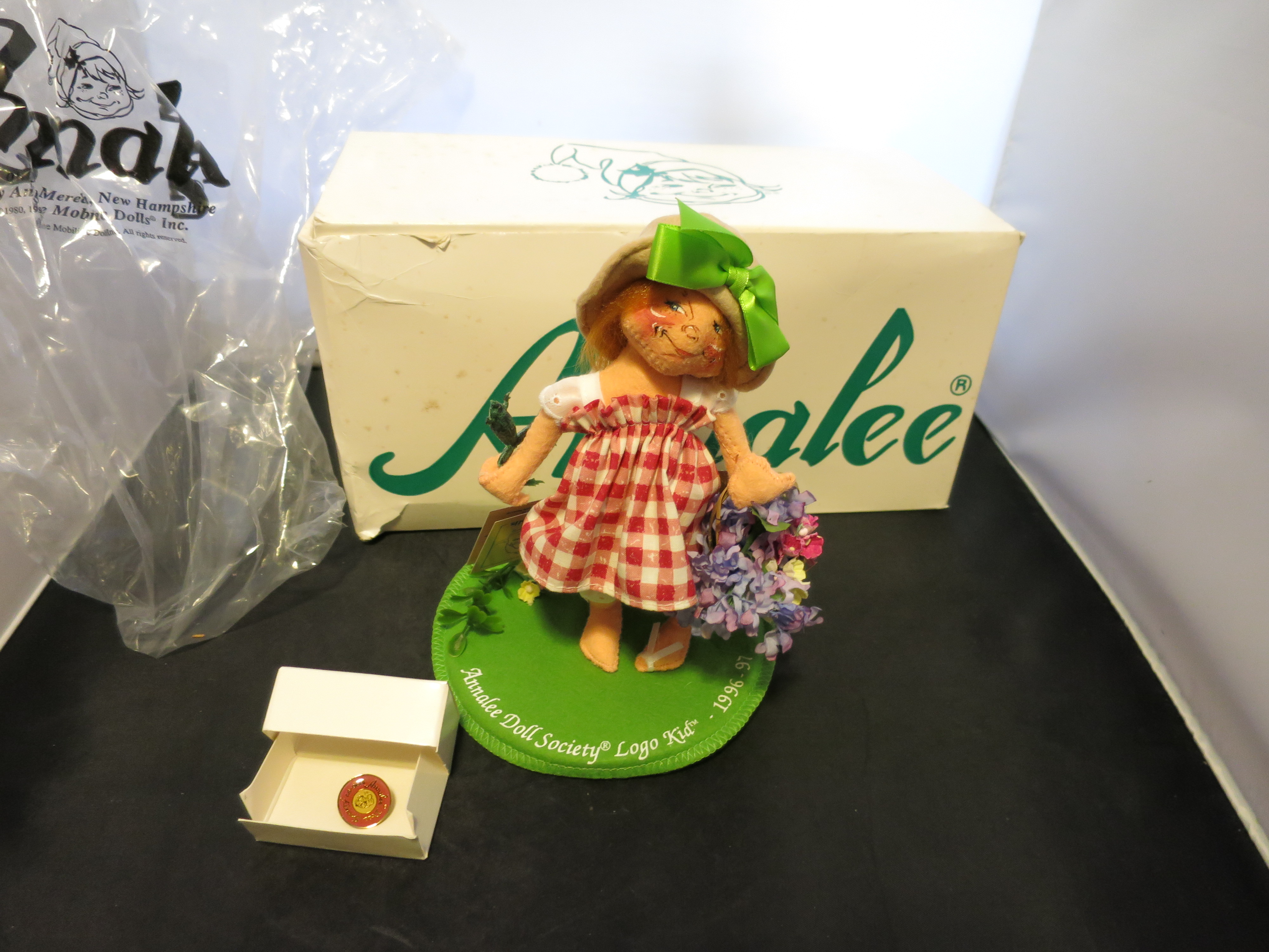 Annalee Doll Little Mae Flowers Logo Kid 96 97 with pin
