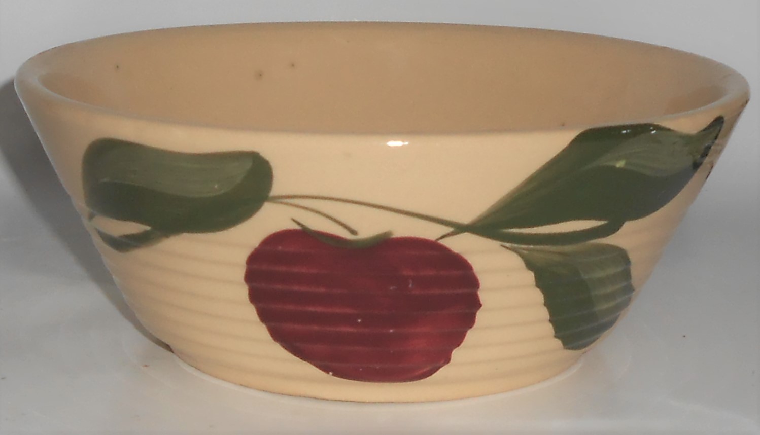 Vintage Watt Pottery Apple #600 Ribbed Baker