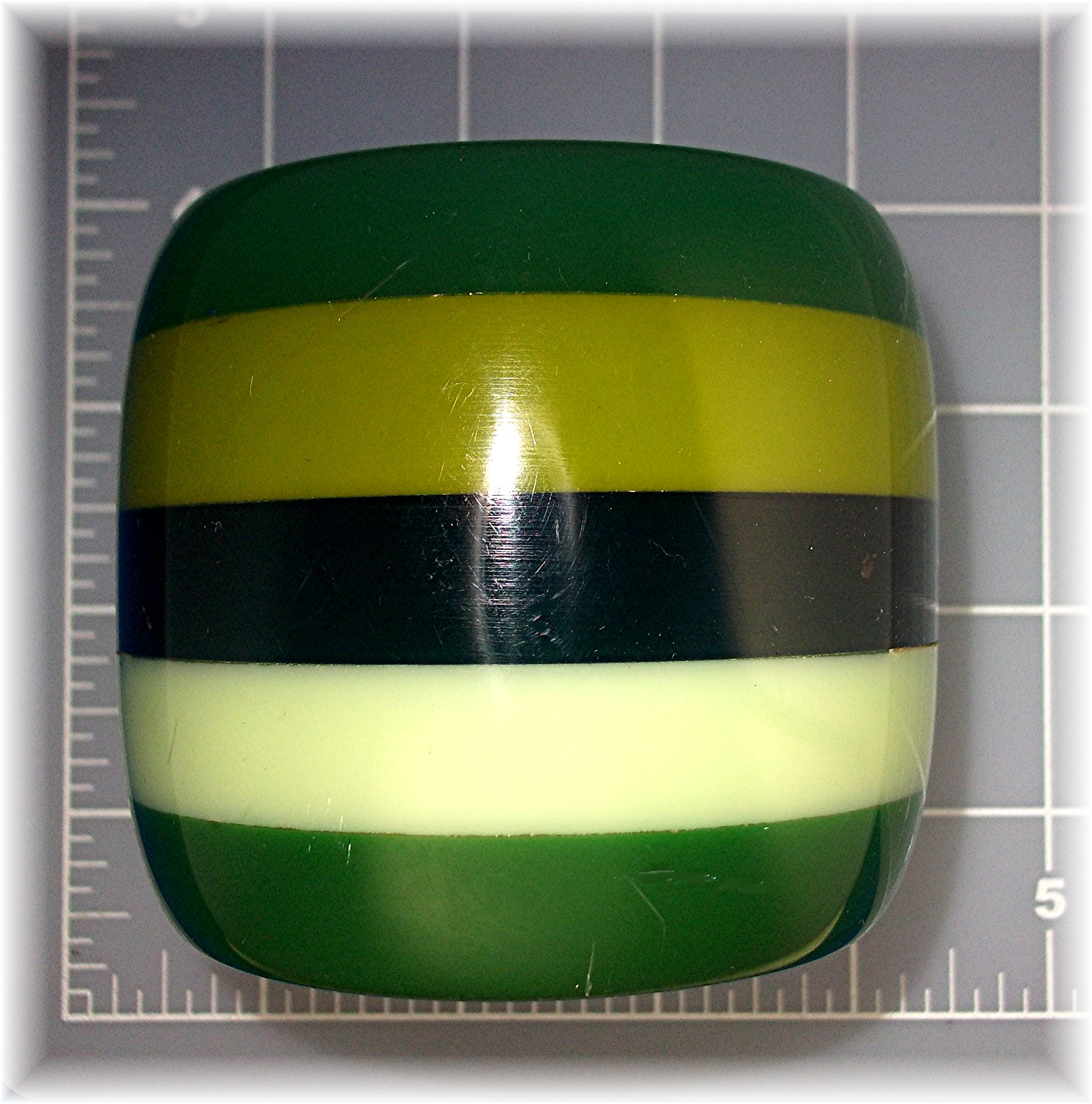 Bracelet Lucite Shades of Green  Bangle