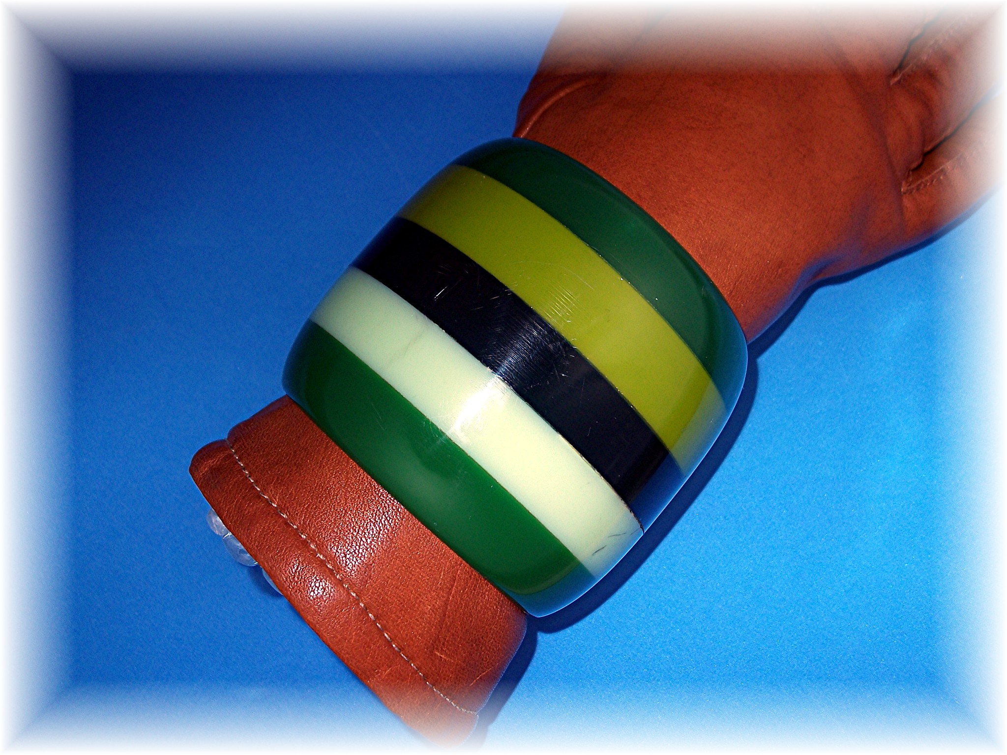 Bracelet Lucite Shades of Green  Bangle
