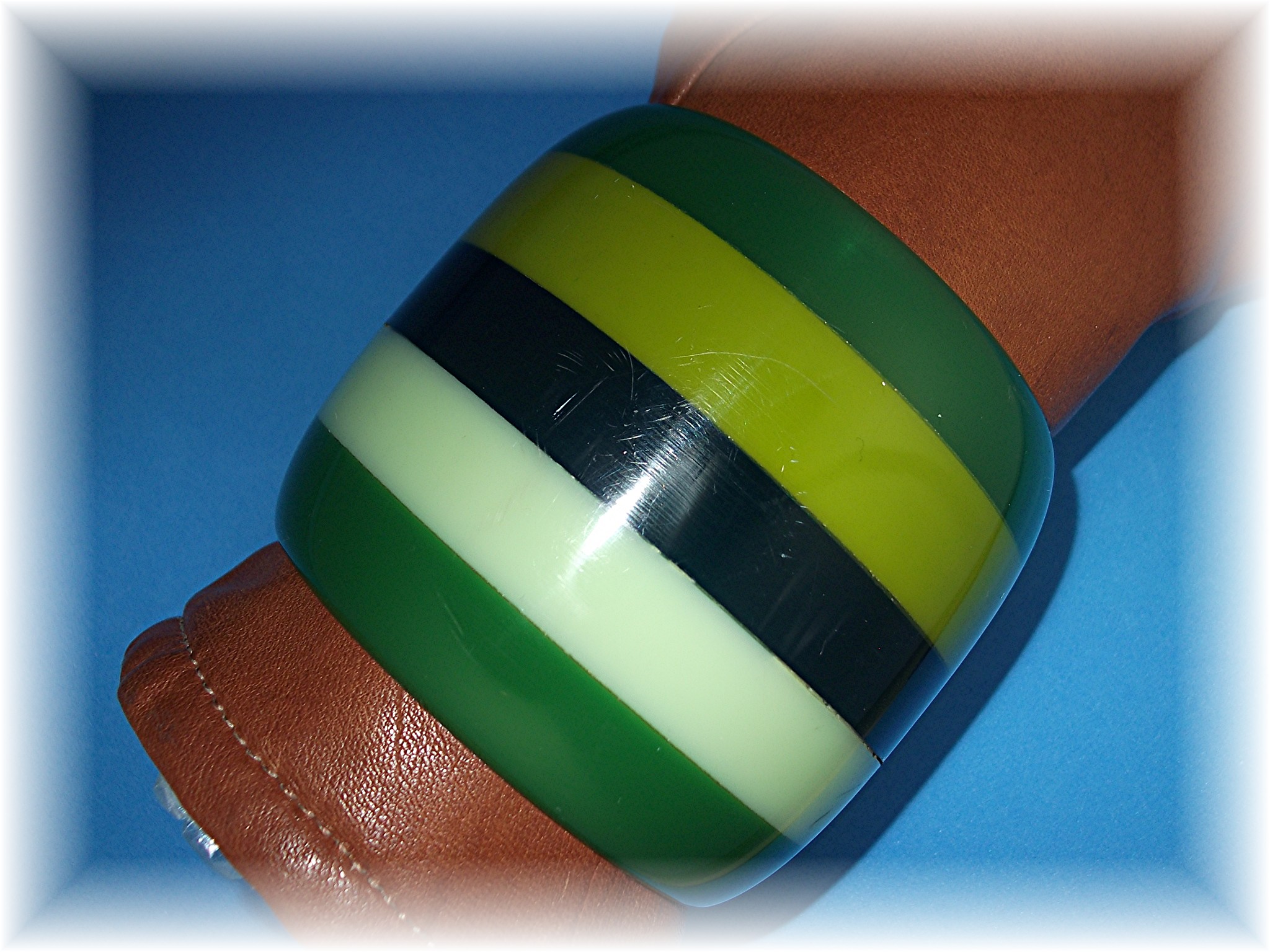 Bracelet Lucite Shades of Green  Bangle