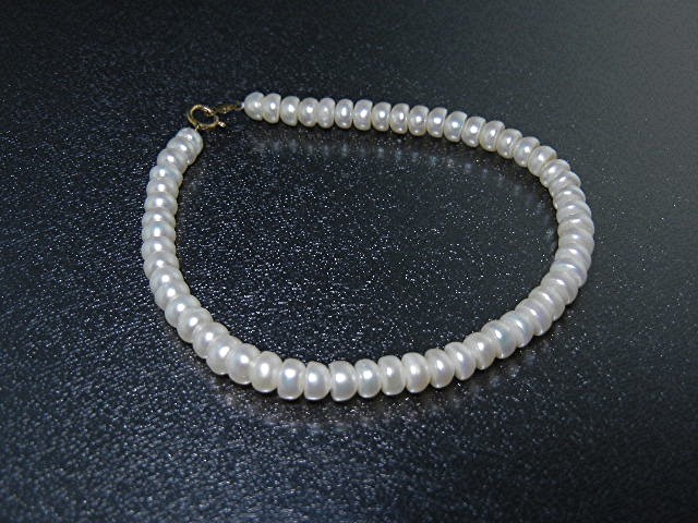 14K Gold Clasp Freshwater Pearls Bracelet