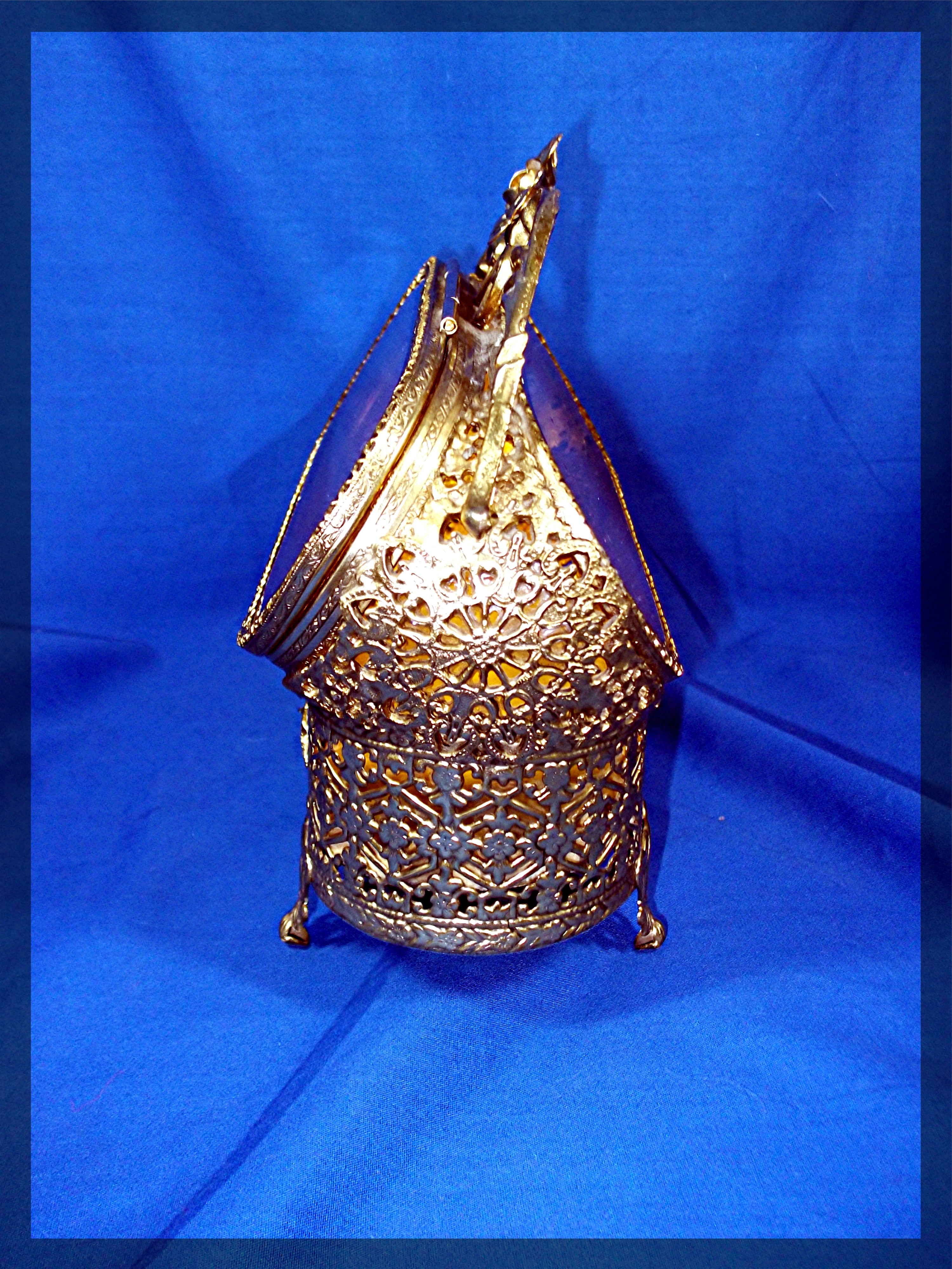 Mattson Style Gold Filigree Velvet Bevelled Glass Jewel