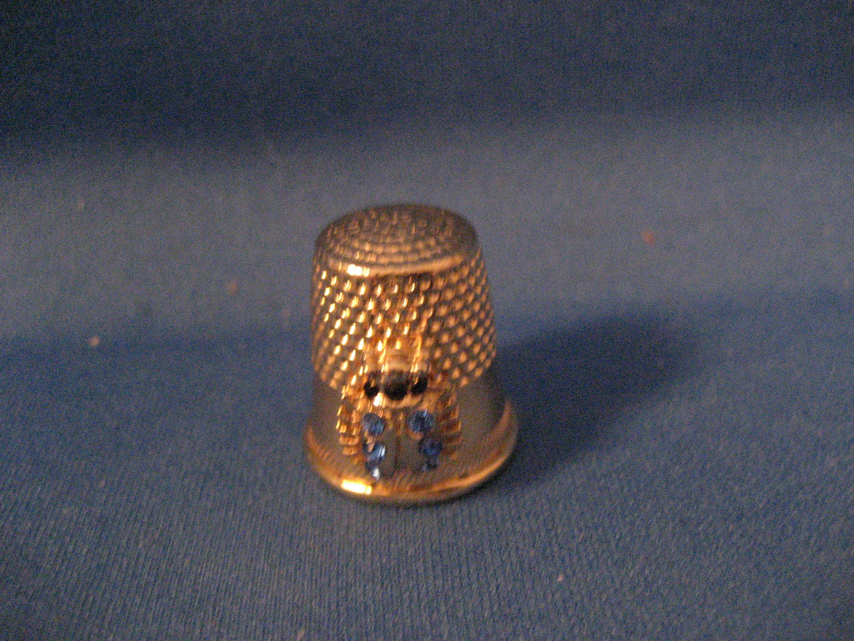 Metal Thimble with Shiny Bug